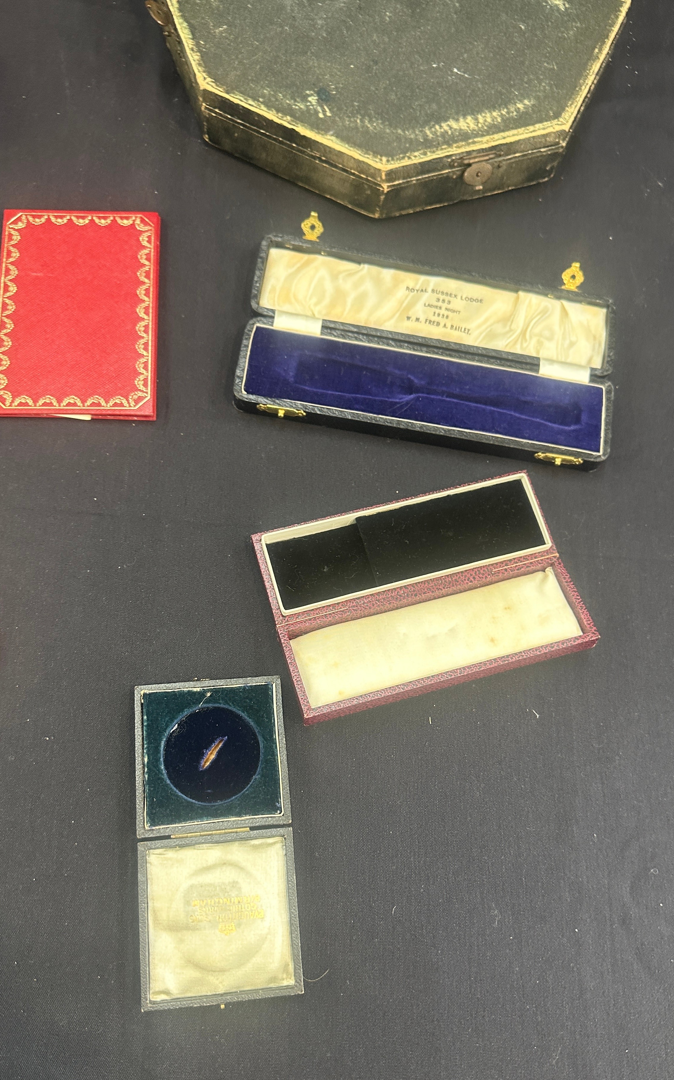 Selection of empty jewellery/medal boxes to include Cartier etc - Image 5 of 7