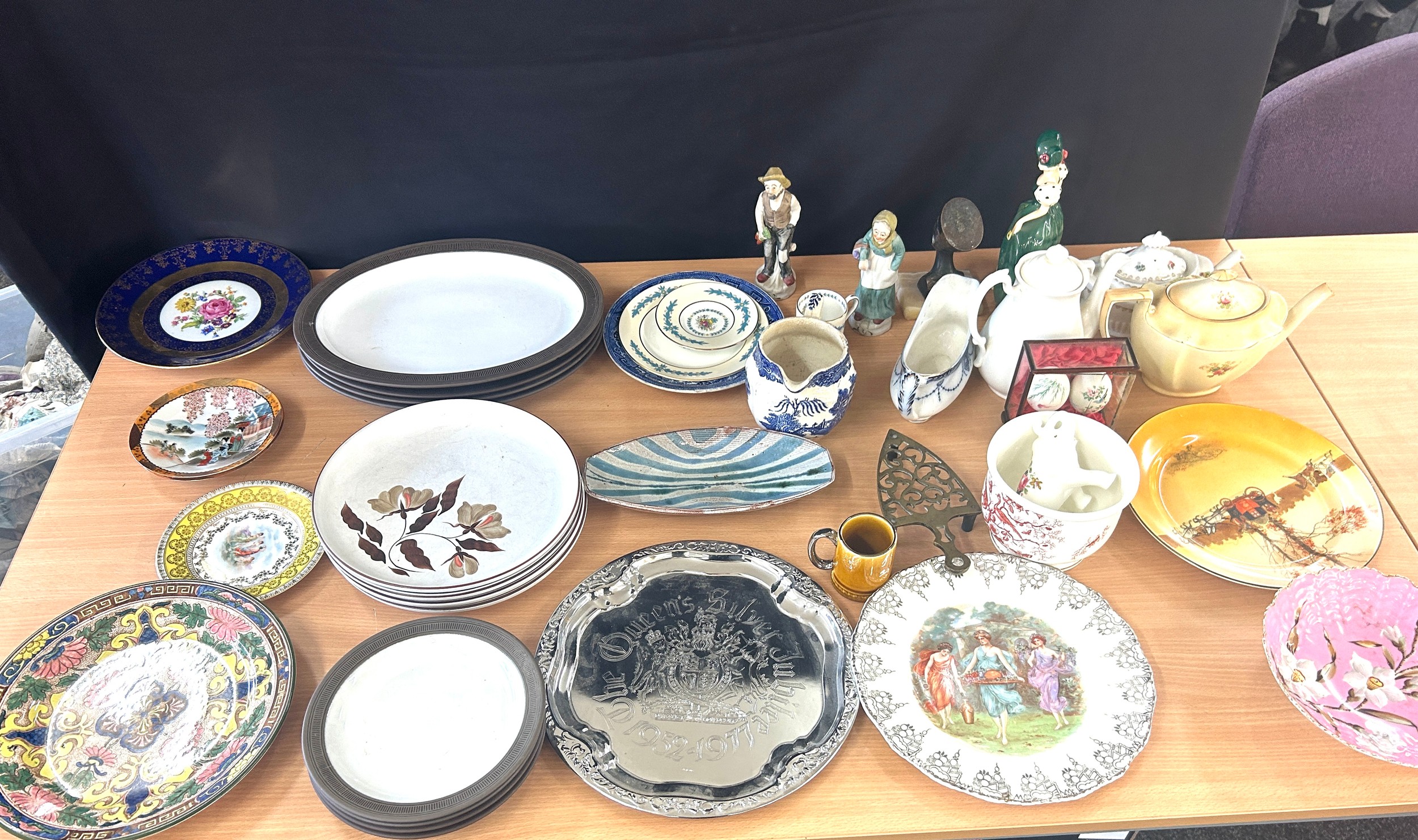 Selection of miscellaneous to include wall plates, lady figures, tea pots etc
