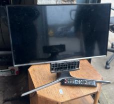 Samsung 32" smart tv with remote in working order