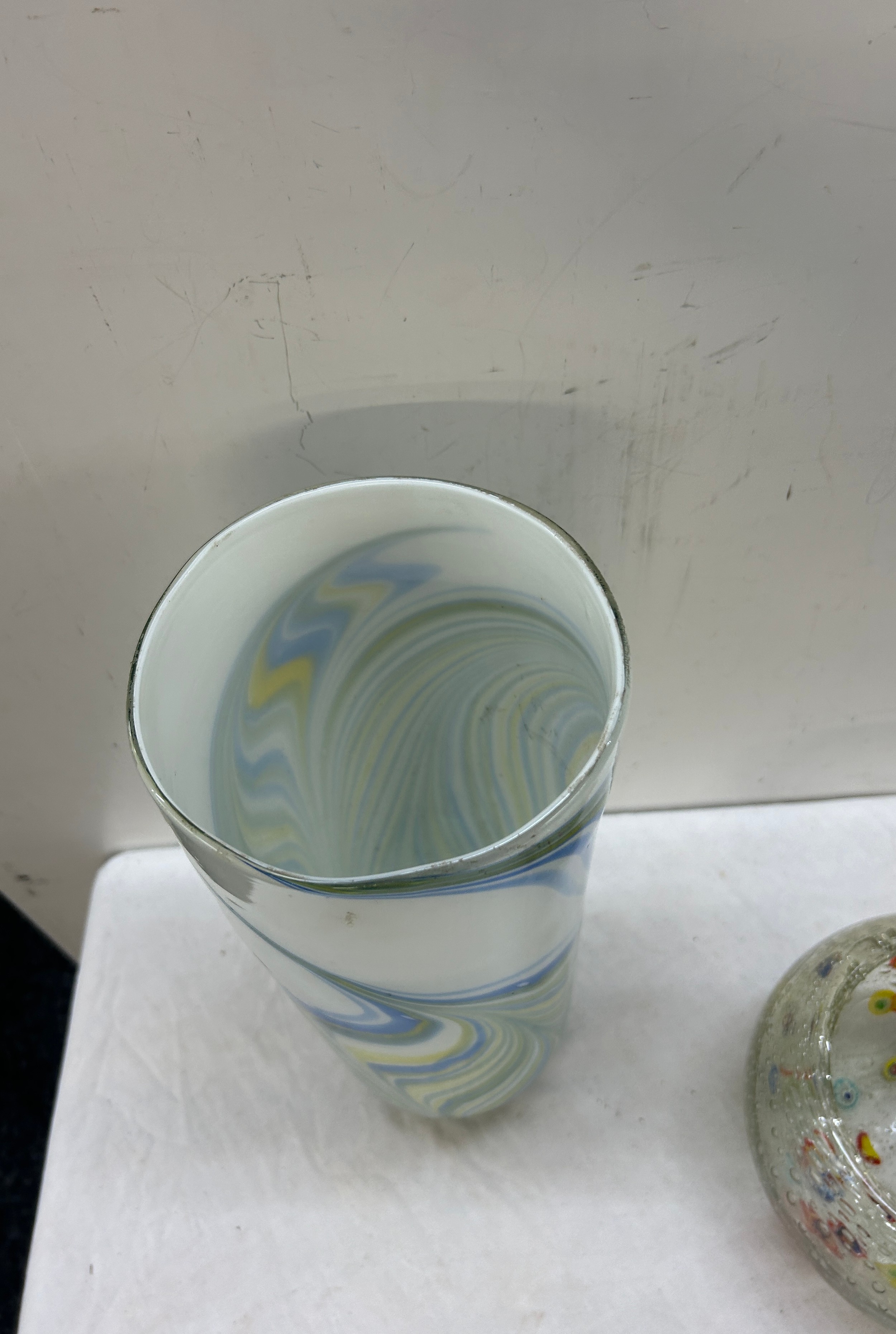 Two Pieces of Art glass includes a vase and bowl - Image 3 of 5