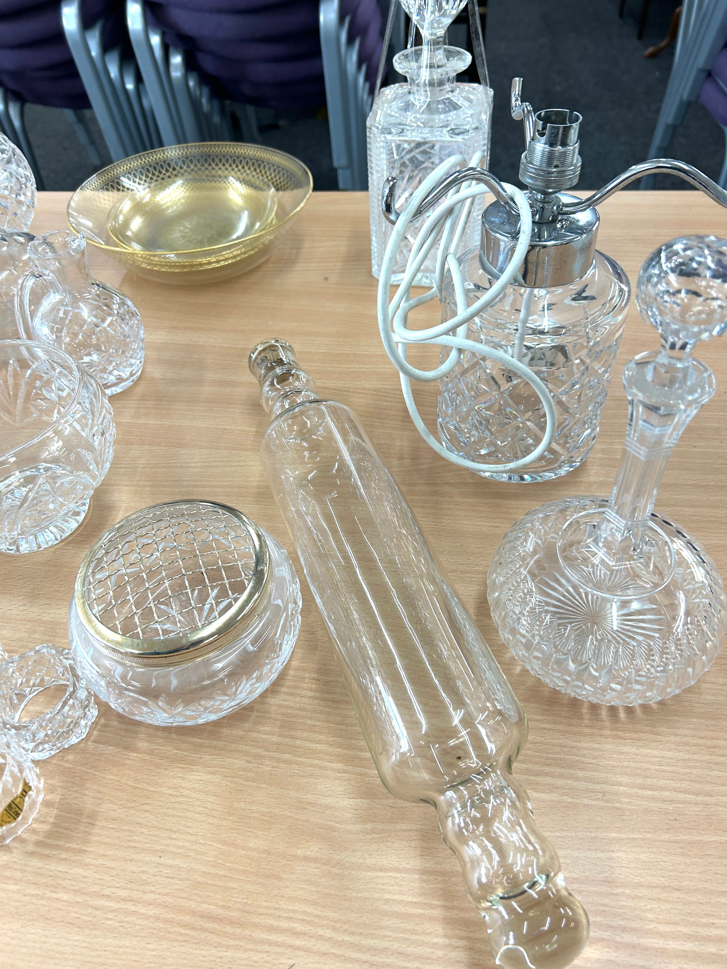 Selection of glassware to include decanters, lamp etc - Image 2 of 4