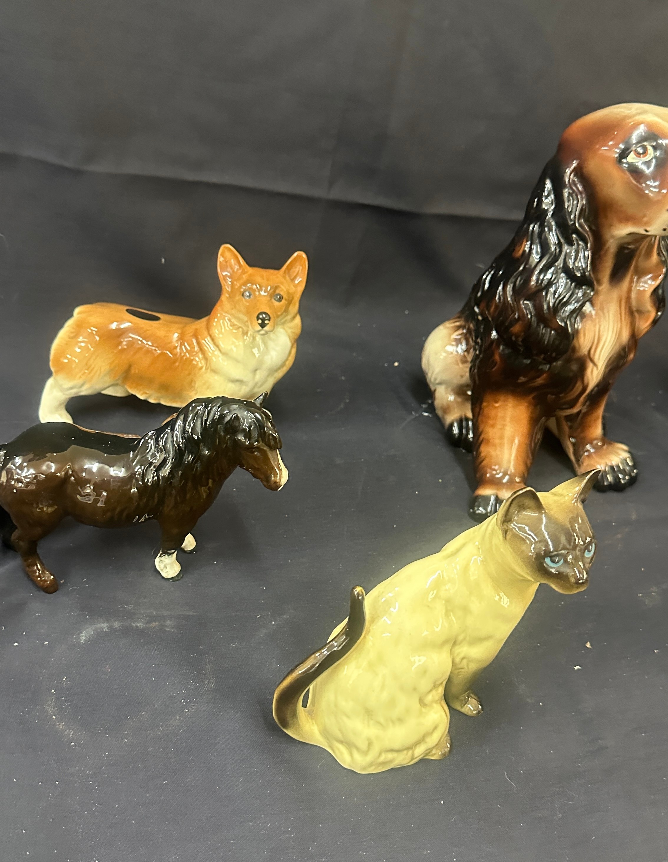 Selection of porcelain animal figures, dogs, cats, wade Disney Bambi etc - Bild 2 aus 4