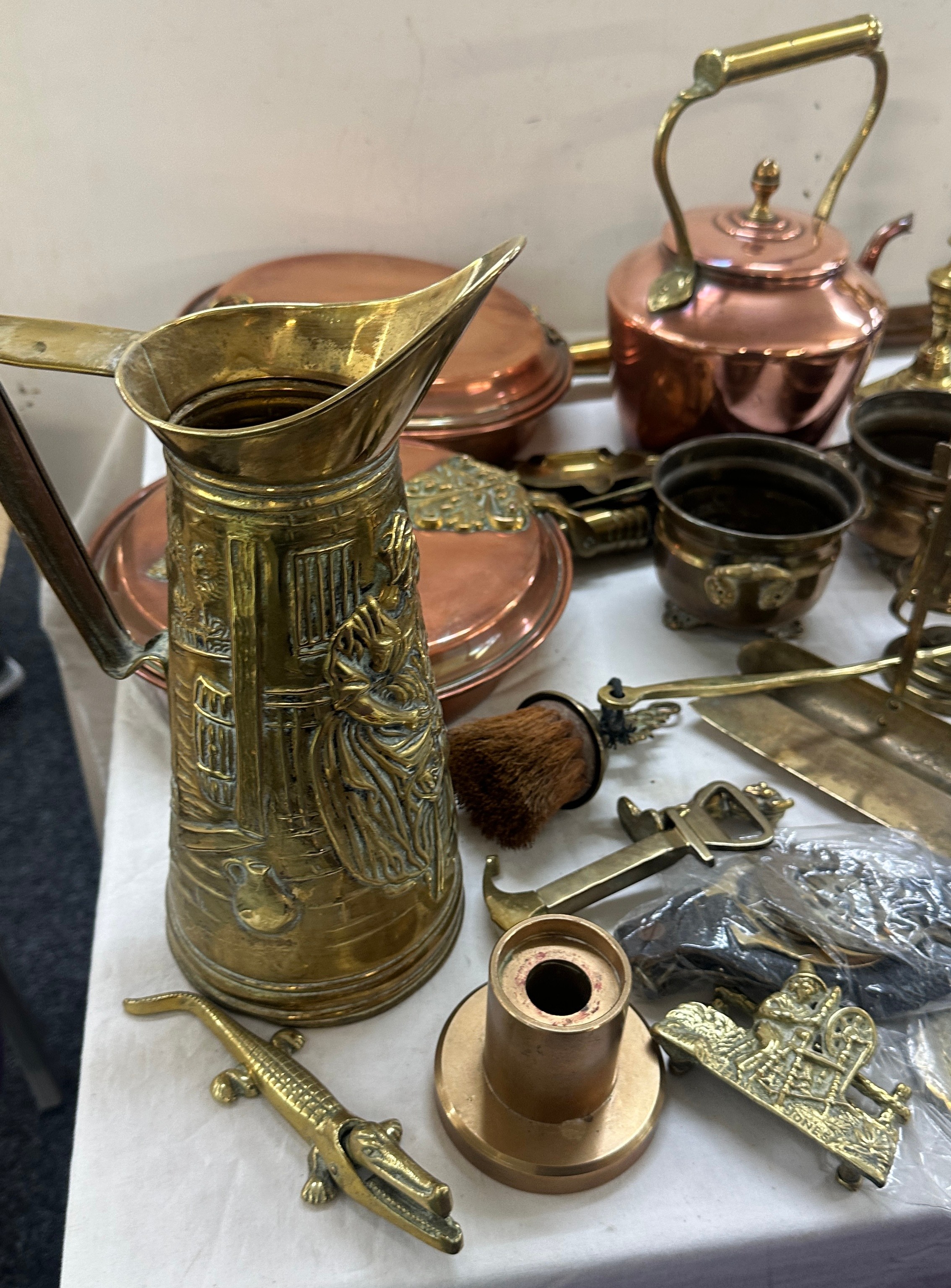Selection of brass and copper ware - Image 4 of 5