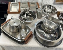 Selection of stainless steel kitchen pieces to include bowls, jugs etc