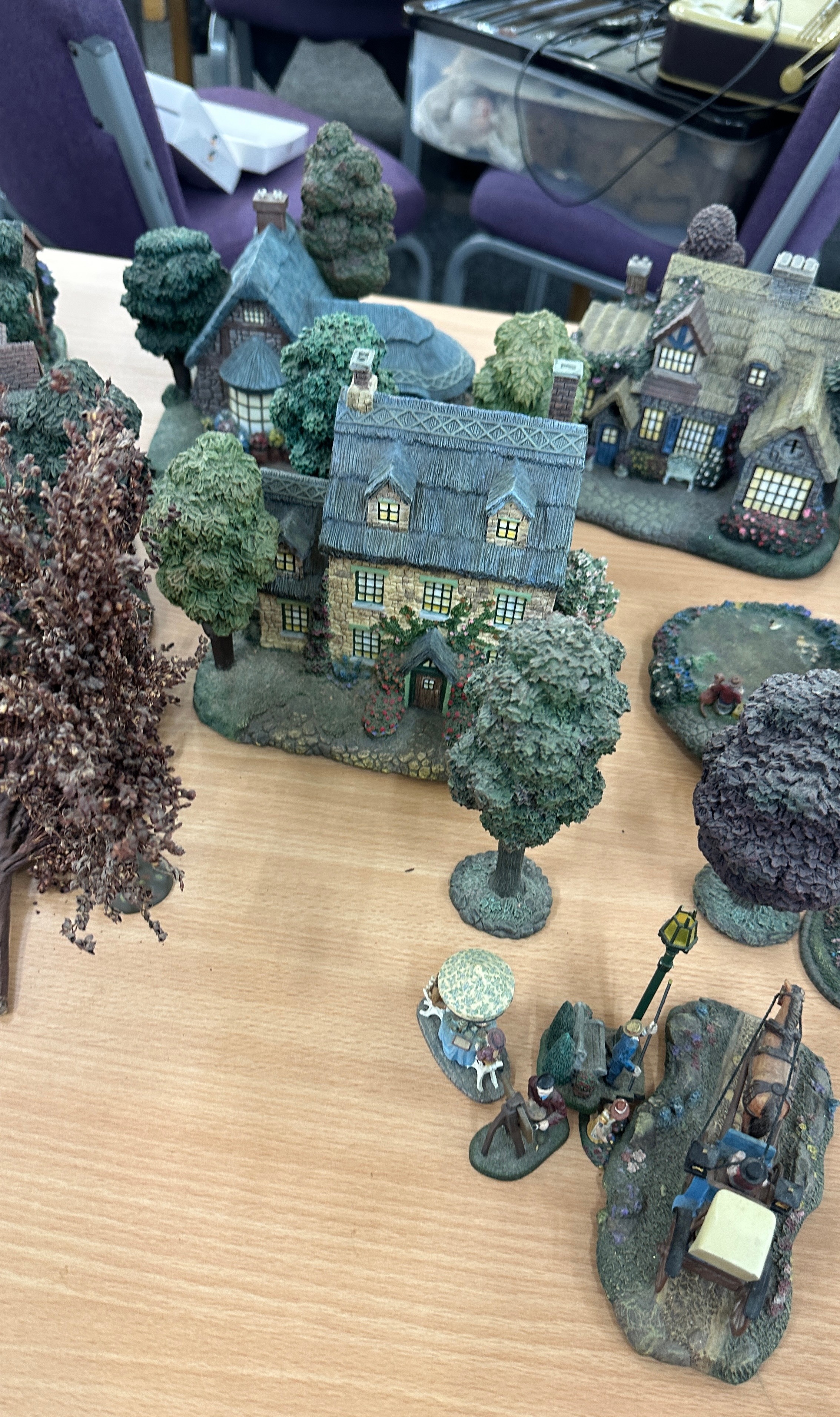 Selection of Hawthorne village figures includes Stone broke inn, pastry shop etc - Image 3 of 6
