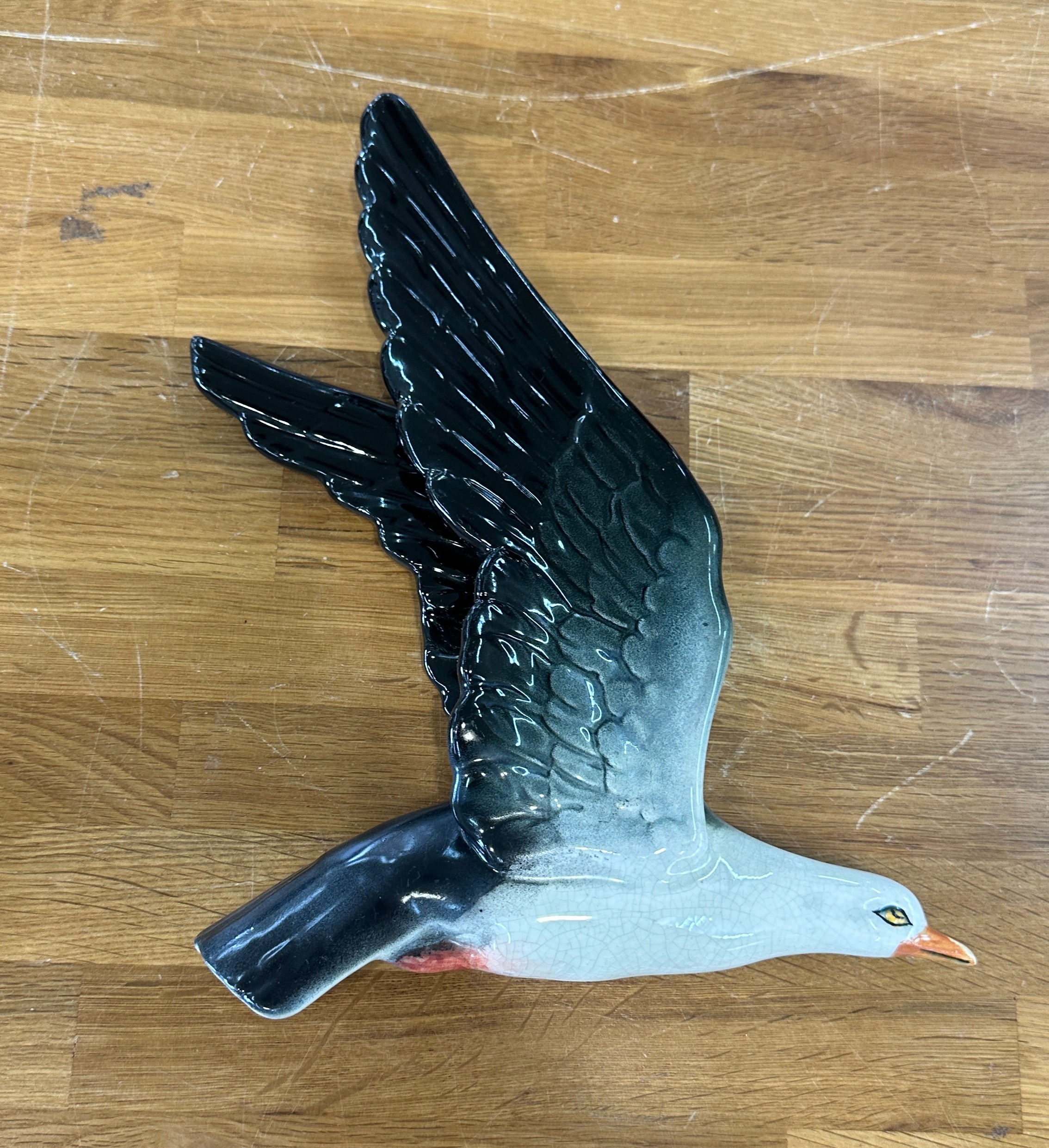 Three piece graduating hand painted gulls largest measures approx 14 inches wide - Image 3 of 5