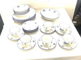 Royal Doulton Everyday crockery blue berry design includes 6 plates, 6 side plates 6 cups 6