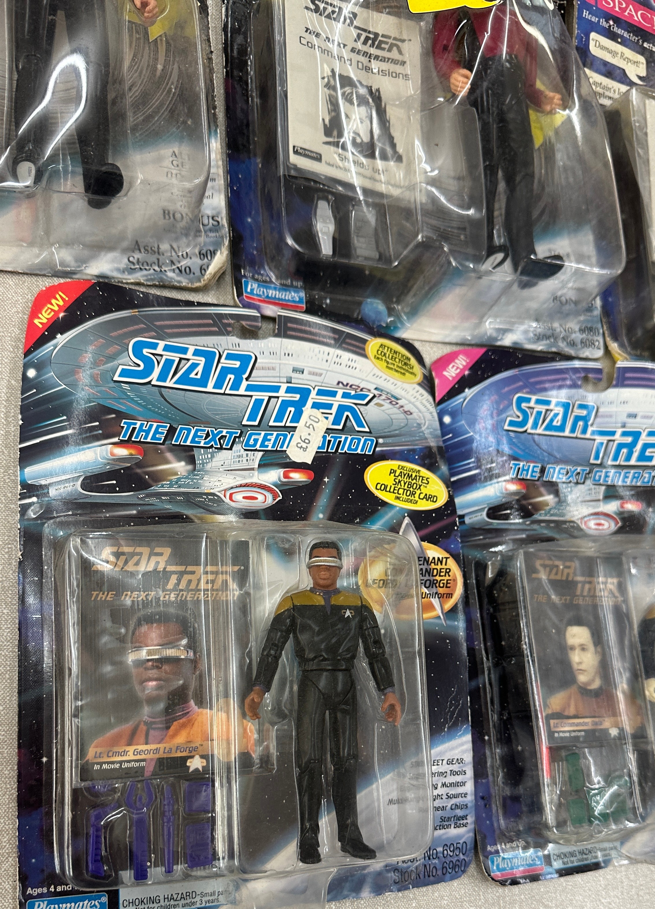 Selection of assorted Star trek figures includes talking series etc - Image 7 of 8