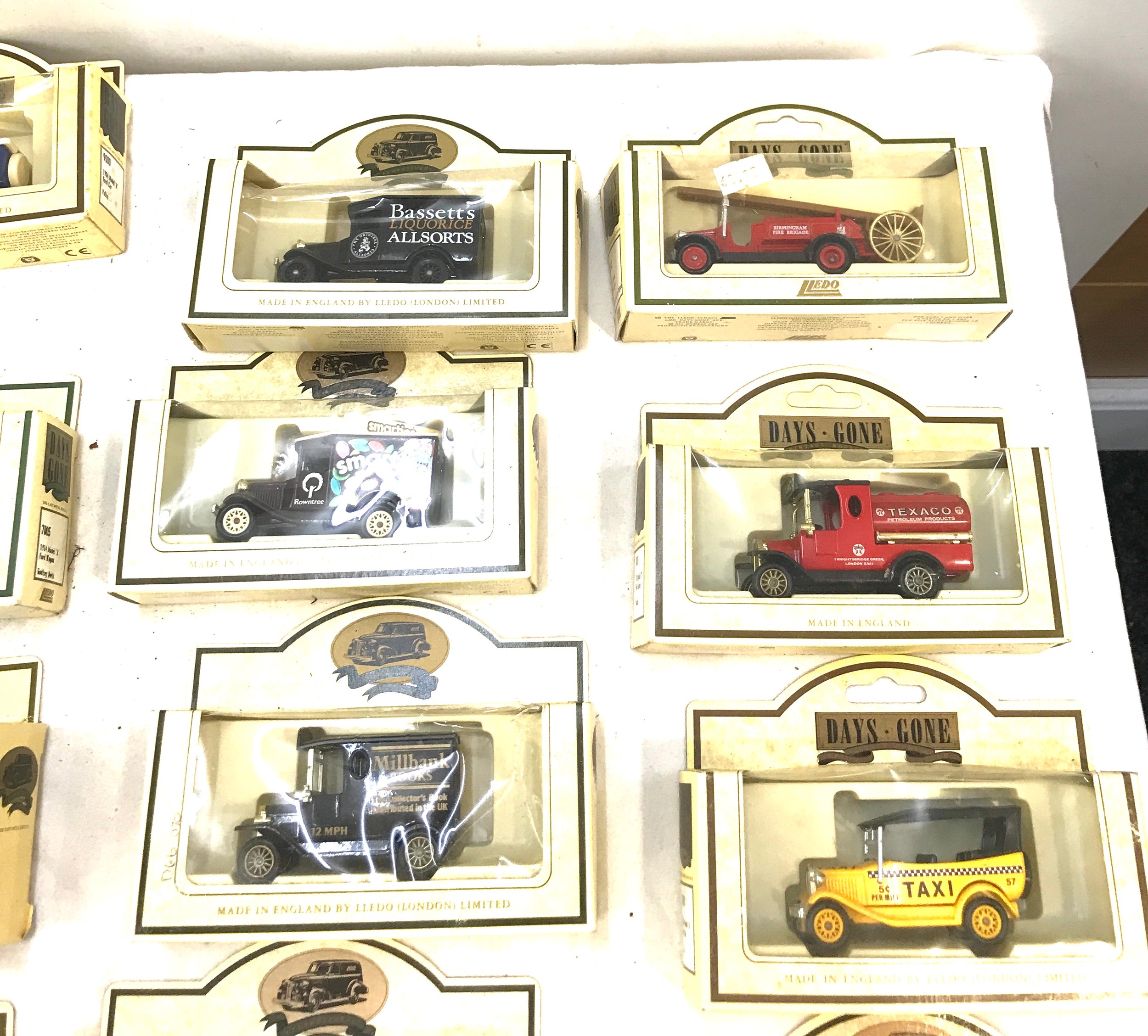 Selection of Days Gone boxed collectors cars - Image 4 of 6