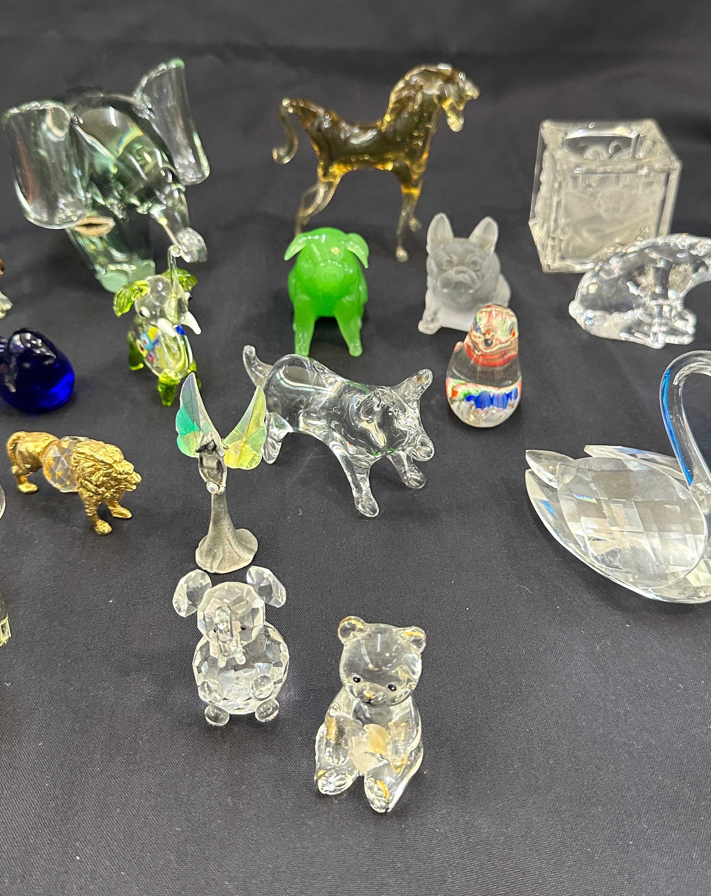 Large selection of assorted glass animals includes paper weights etc - Image 3 of 4