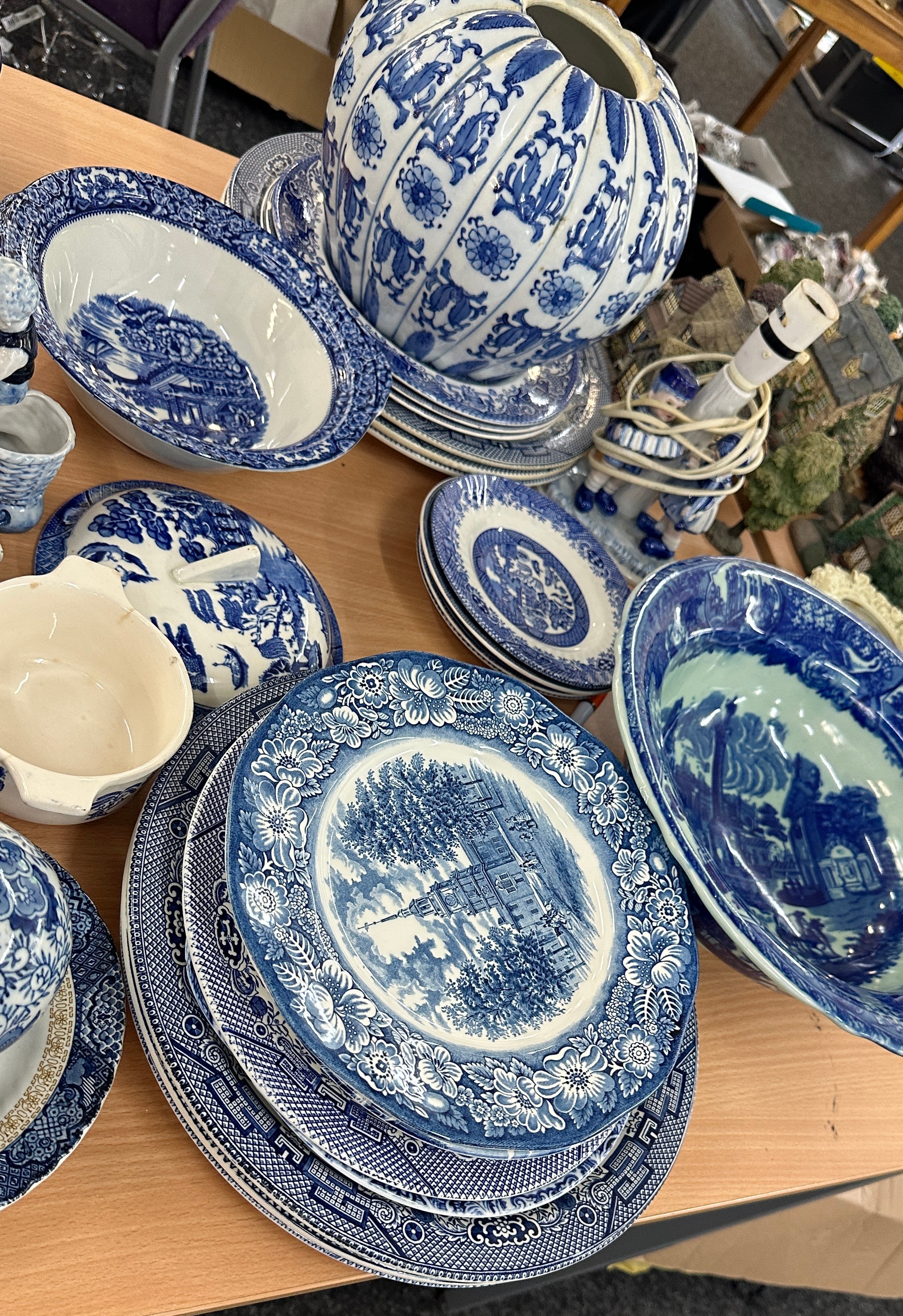 Large selection of blue and white pottery to include plates, vases etc - Image 5 of 5