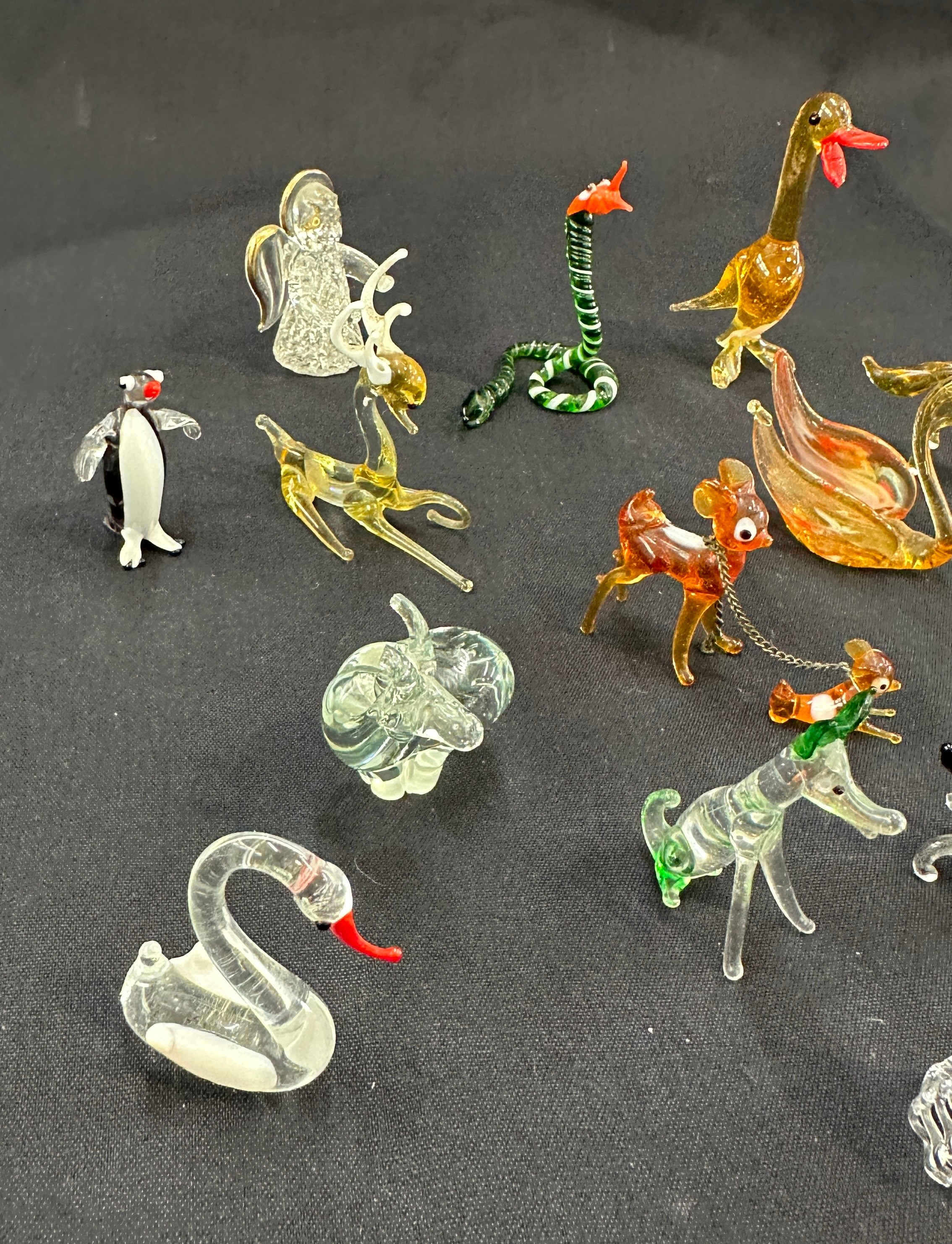 Tray of coloured glass animals - Image 2 of 5