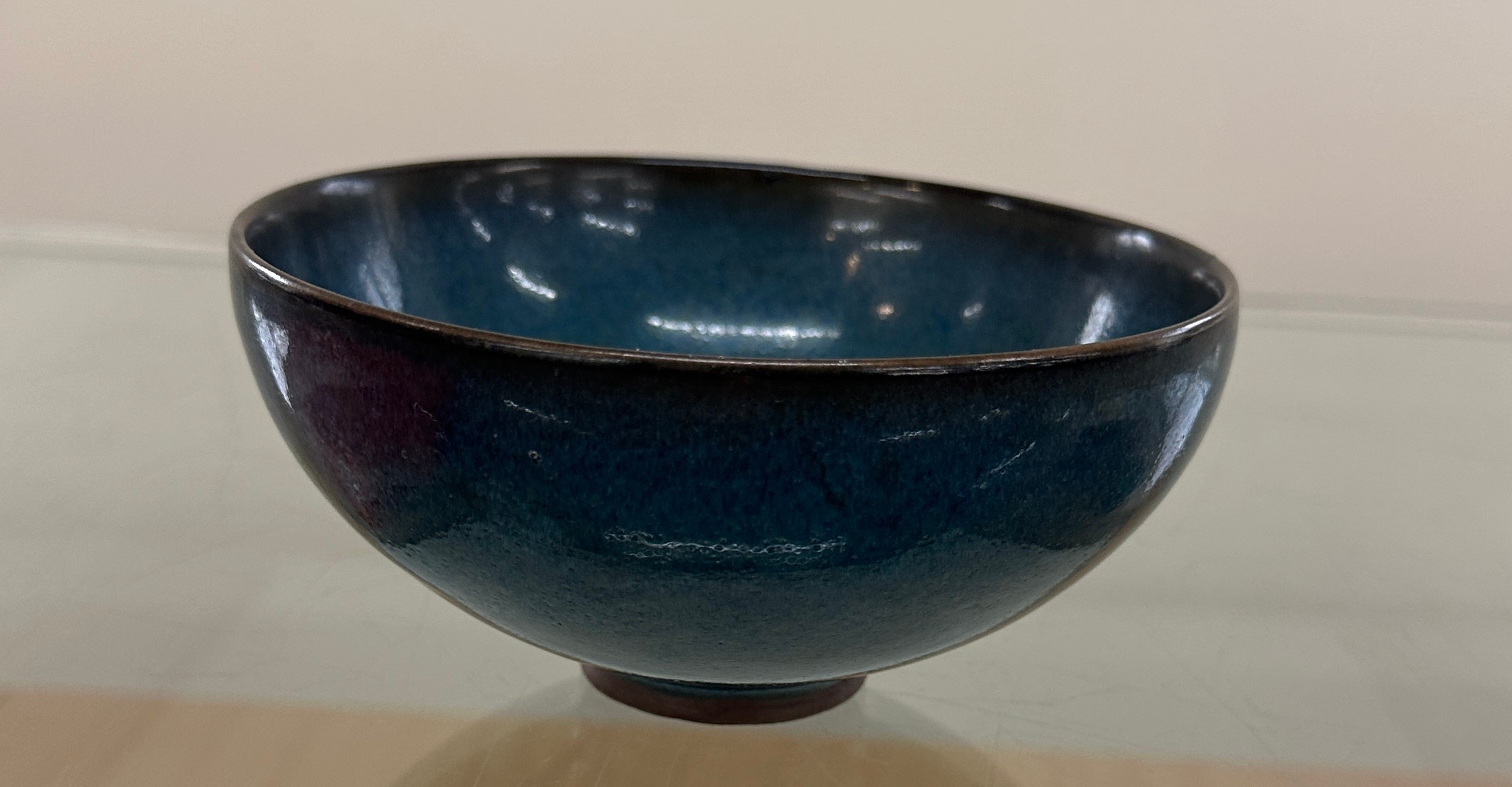 Oriental glazed bowl, no marks to base - measures approx 2.5 inches tall by 5 inches diameter - Image 3 of 4