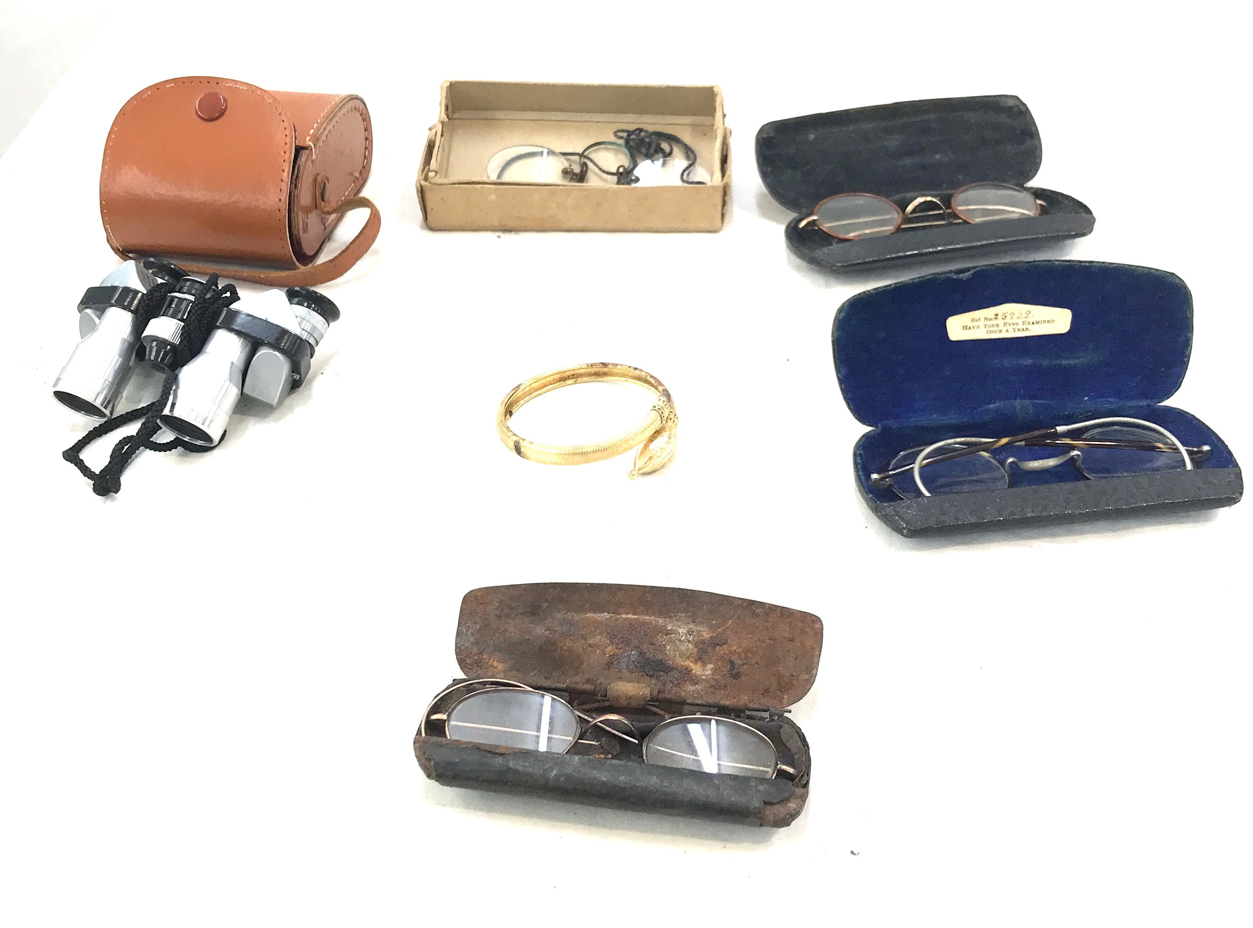 Selection of collectables includes cased glasses etc