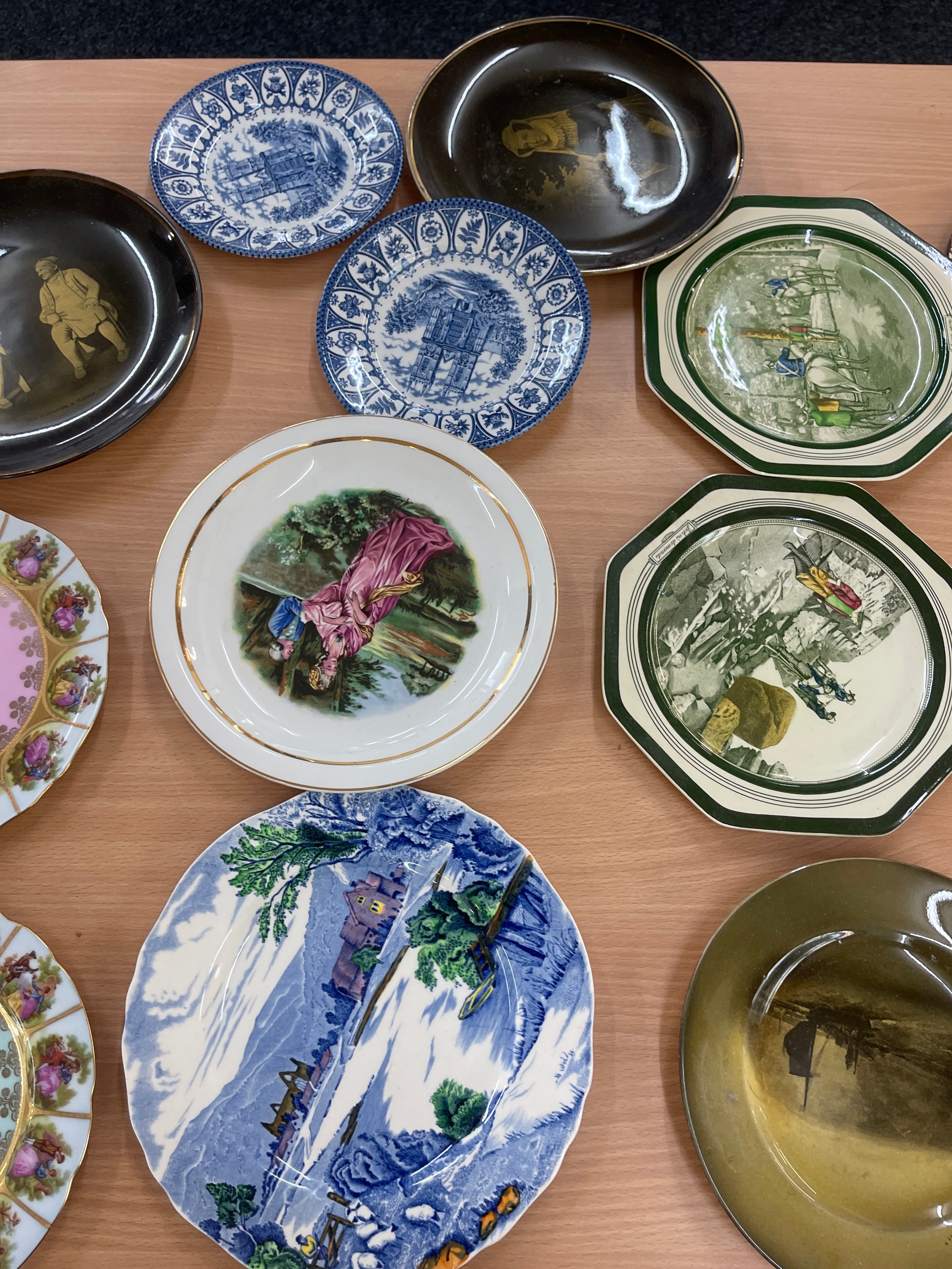 Larges selection of assorted collectors plates - Image 3 of 5