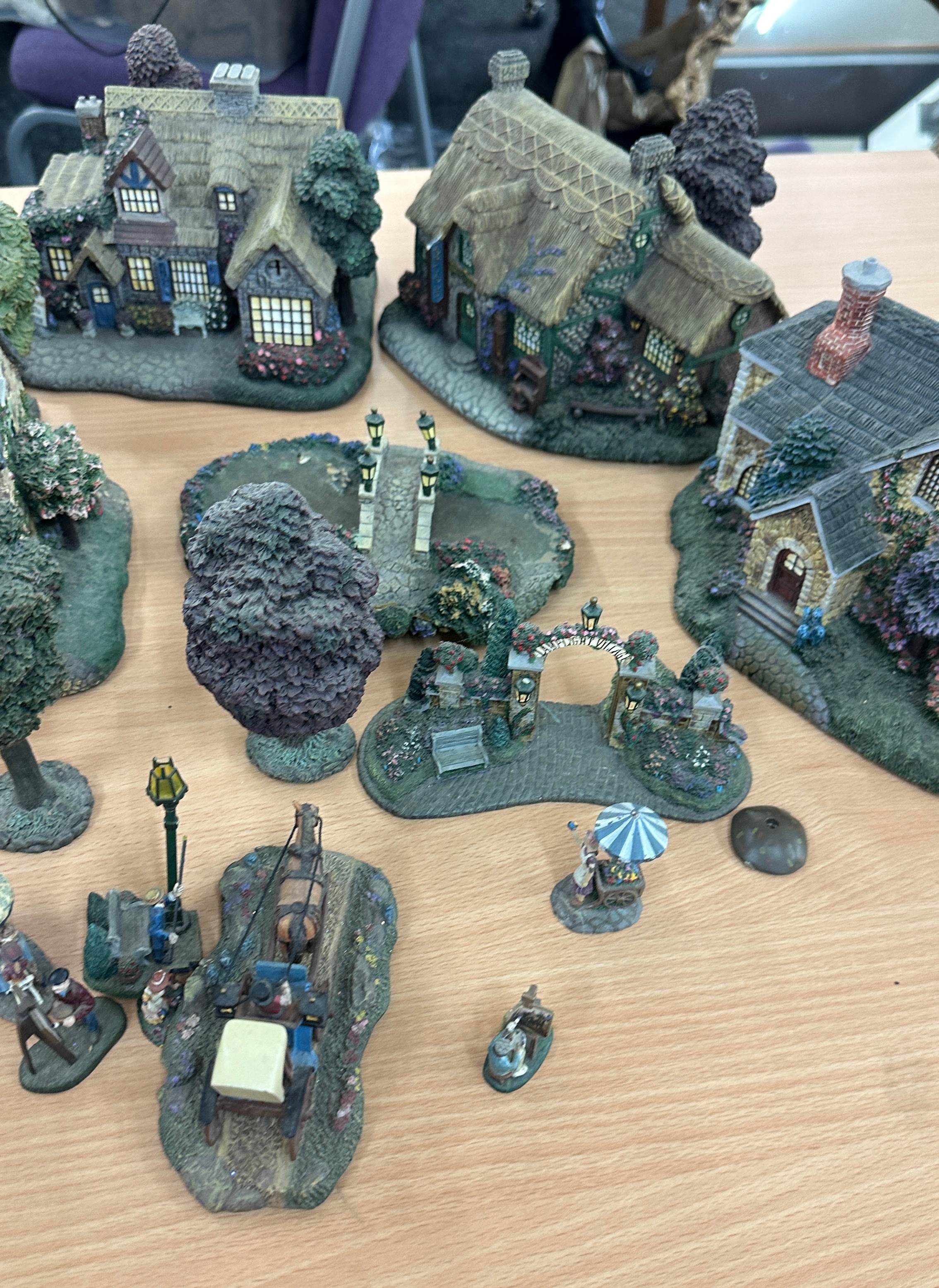 Selection of Hawthorne village figures includes Stone broke inn, pastry shop etc - Image 4 of 6