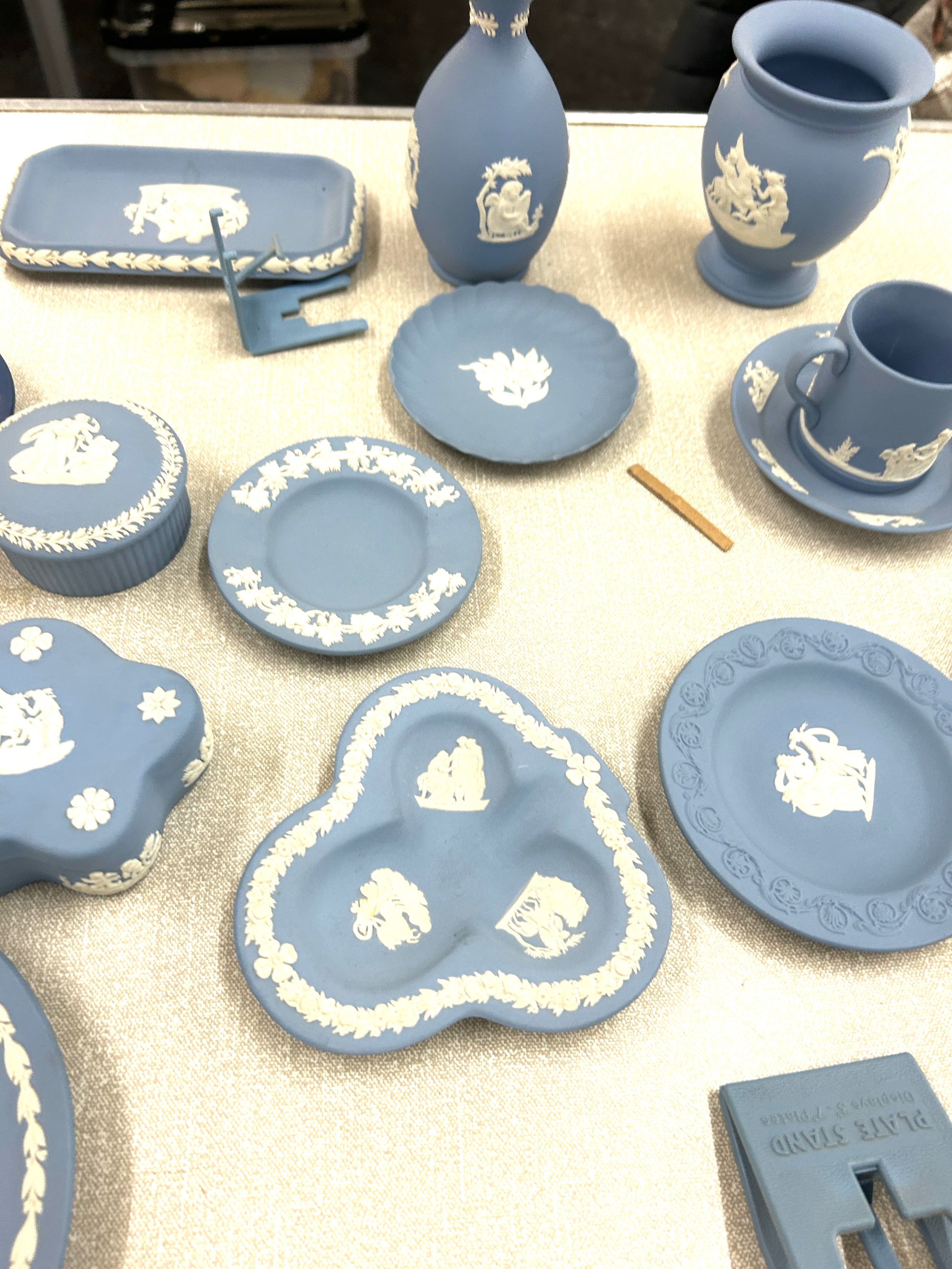 Selection of Wedgwood Jasperware to include miniature vase, plates, trays etc - Image 3 of 4