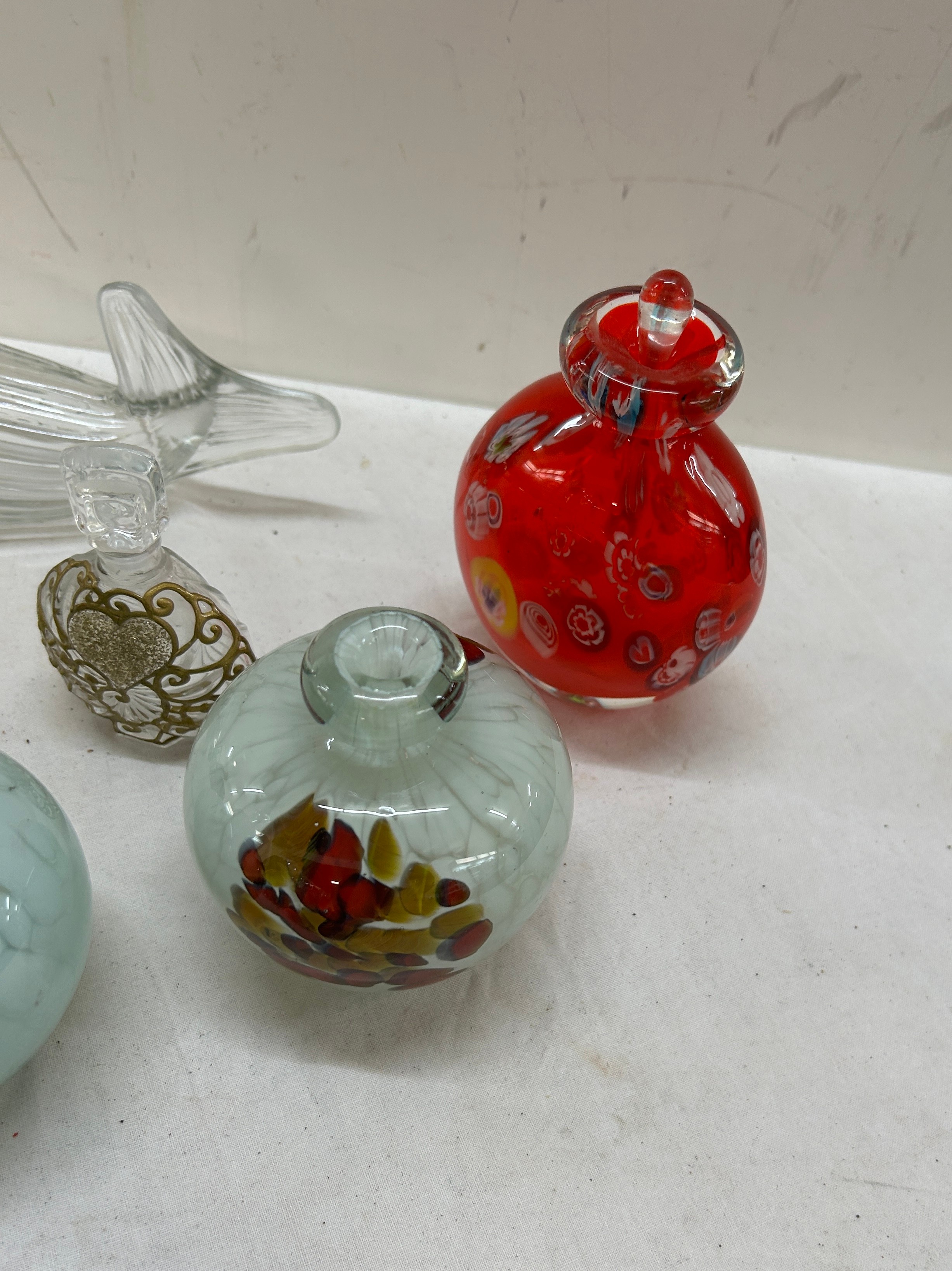 Selection of vintage and later scent bottles - Image 2 of 3