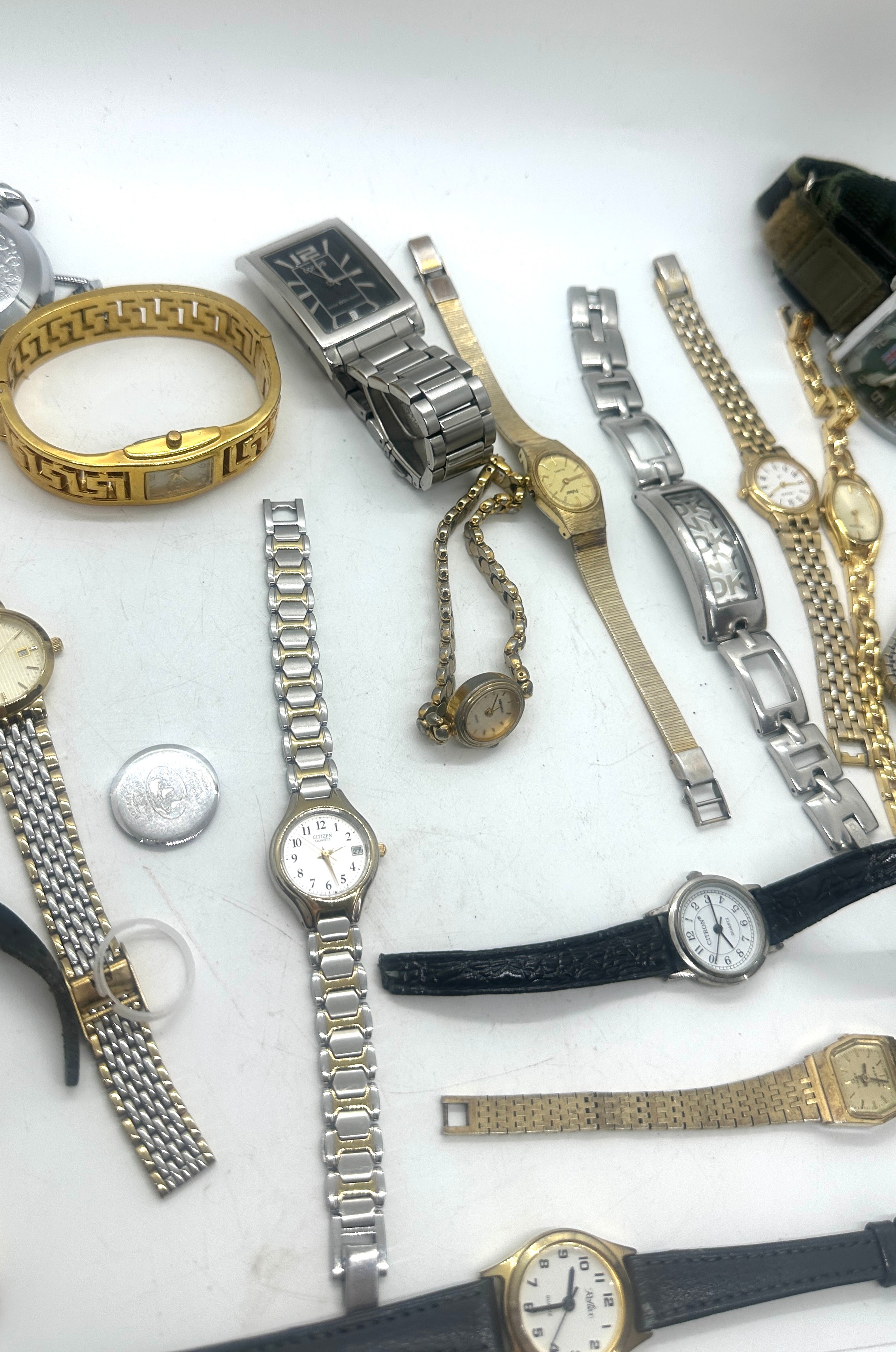 Large selection of assorted wrist watches - Image 3 of 4