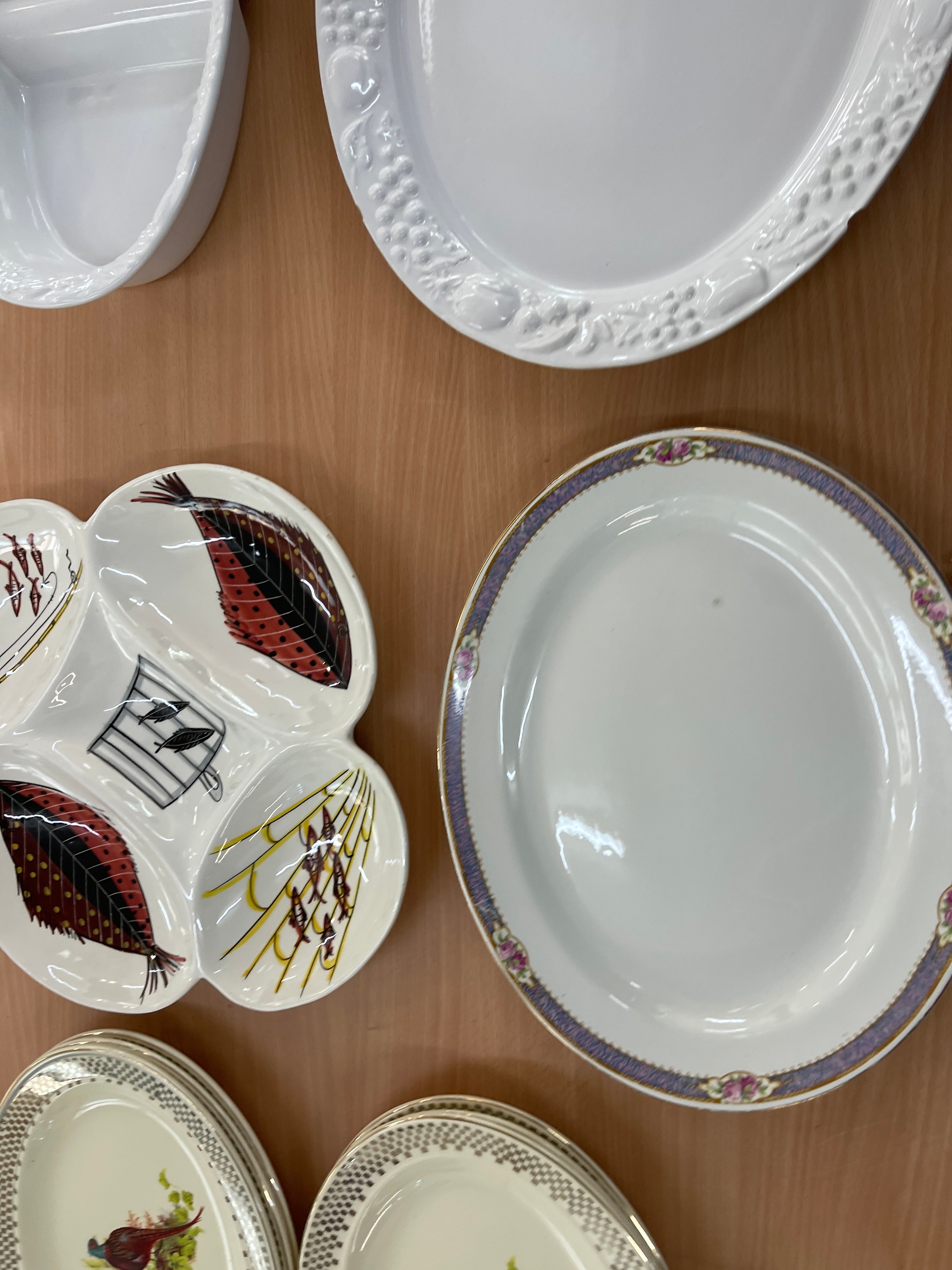 Selection vintage and later meat plates to include J G Meakin, pheasant design, Solianware etc - Image 3 of 4