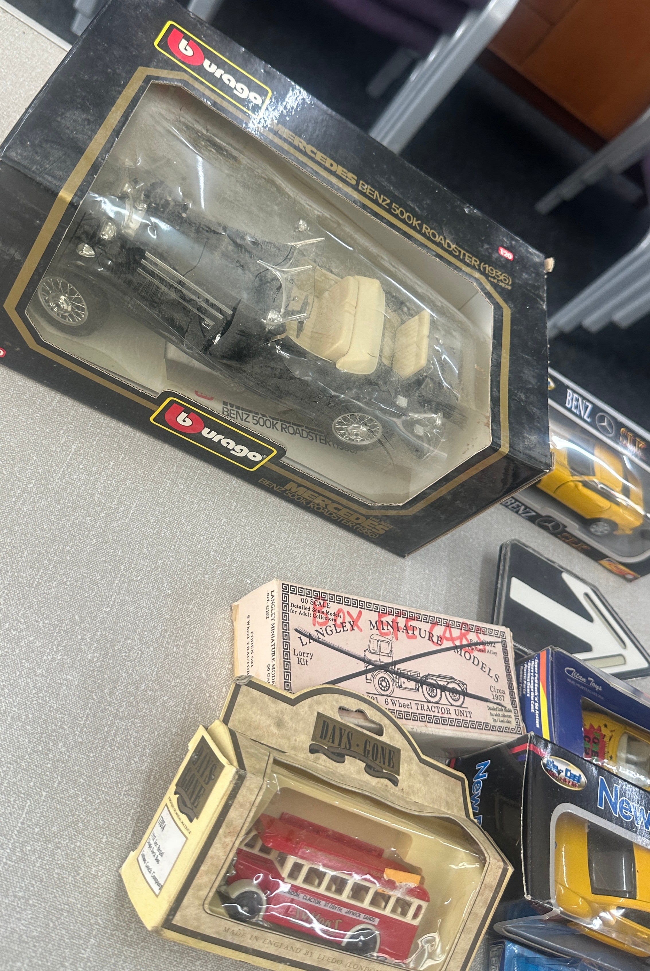 Selection of boxed cars includes Burago etc - Image 2 of 4