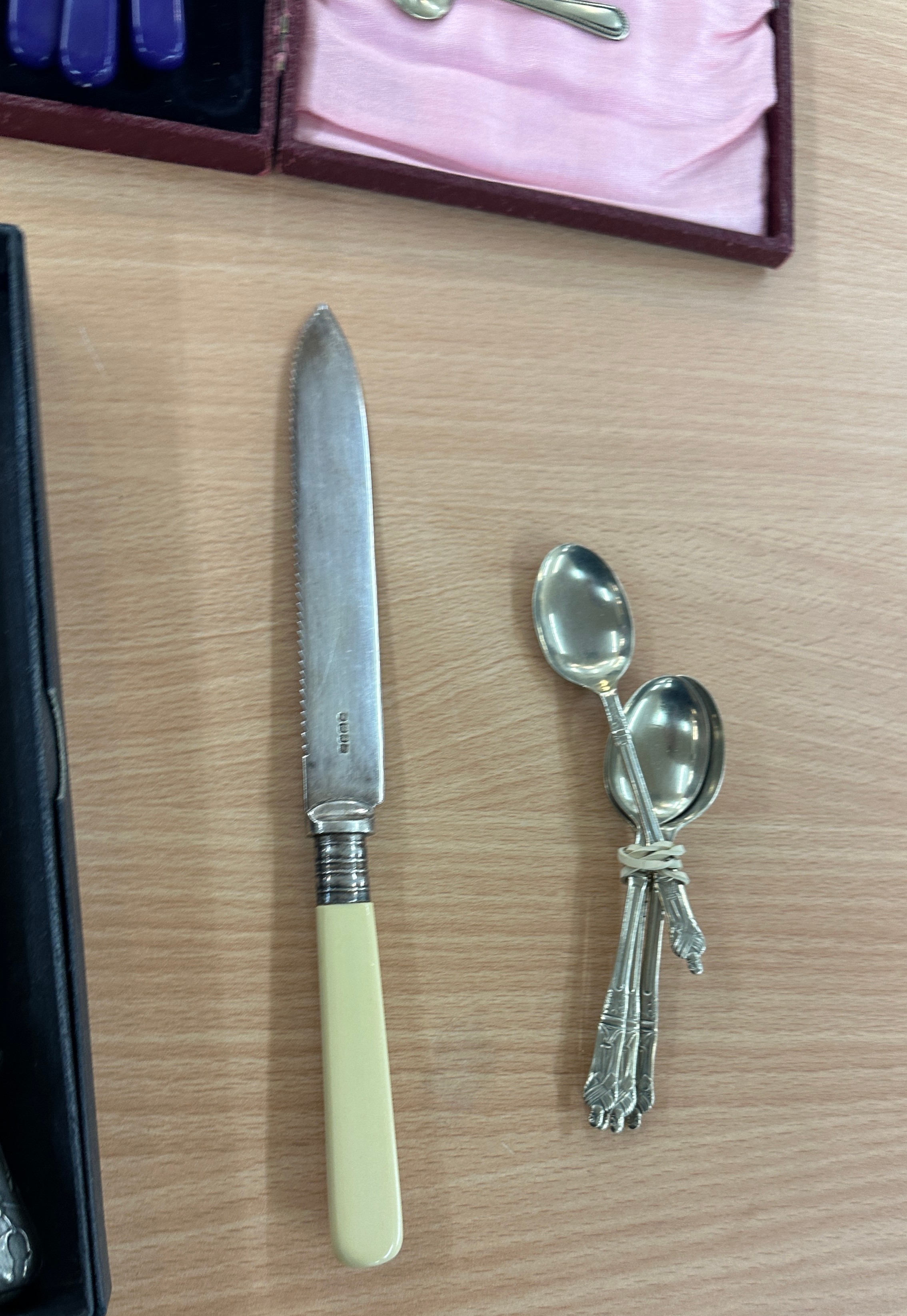 Selection of cased cutlery - Image 5 of 5
