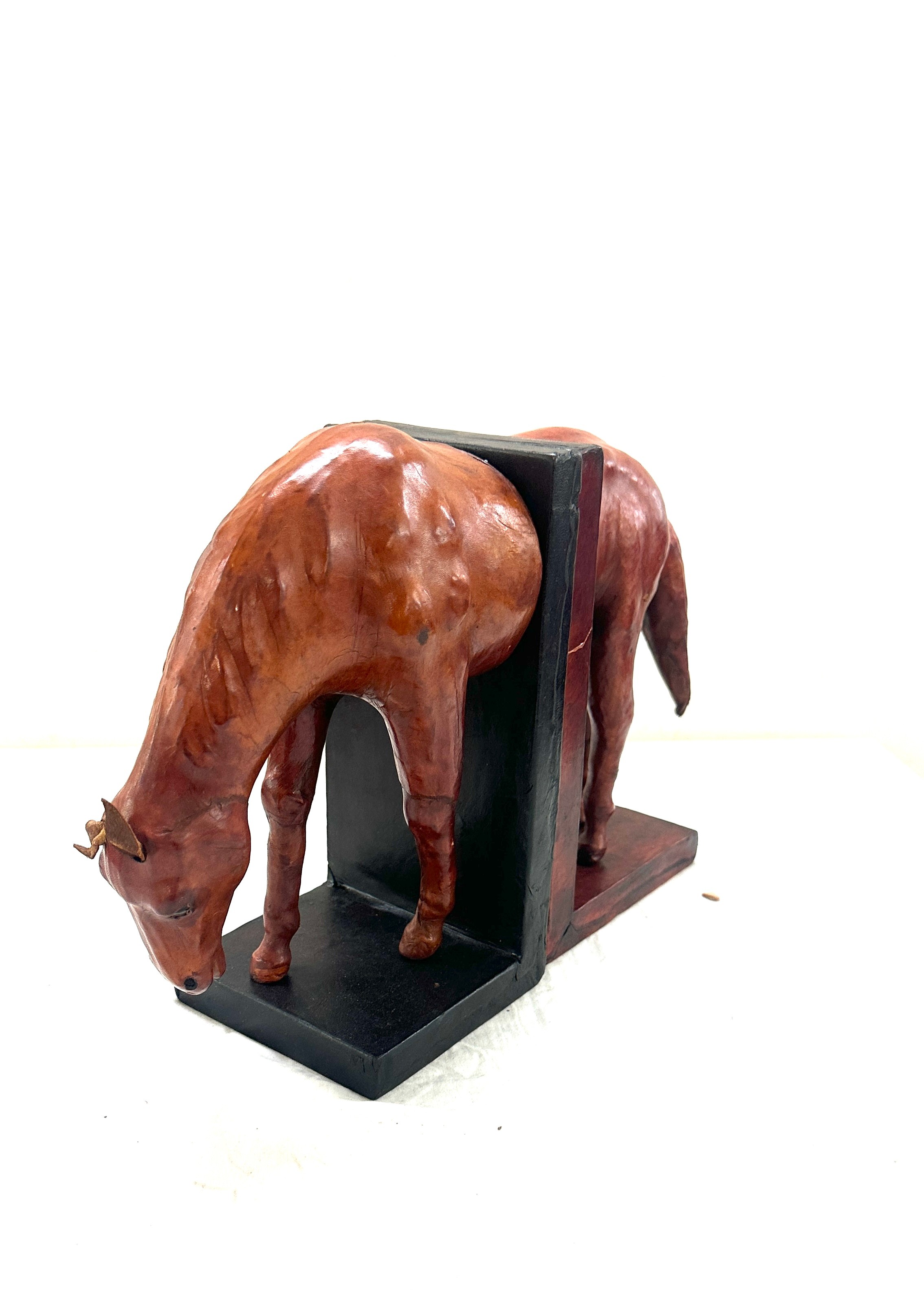 Large leather horse bookends 10 inches by 5 inches colour difference visible - Image 2 of 3