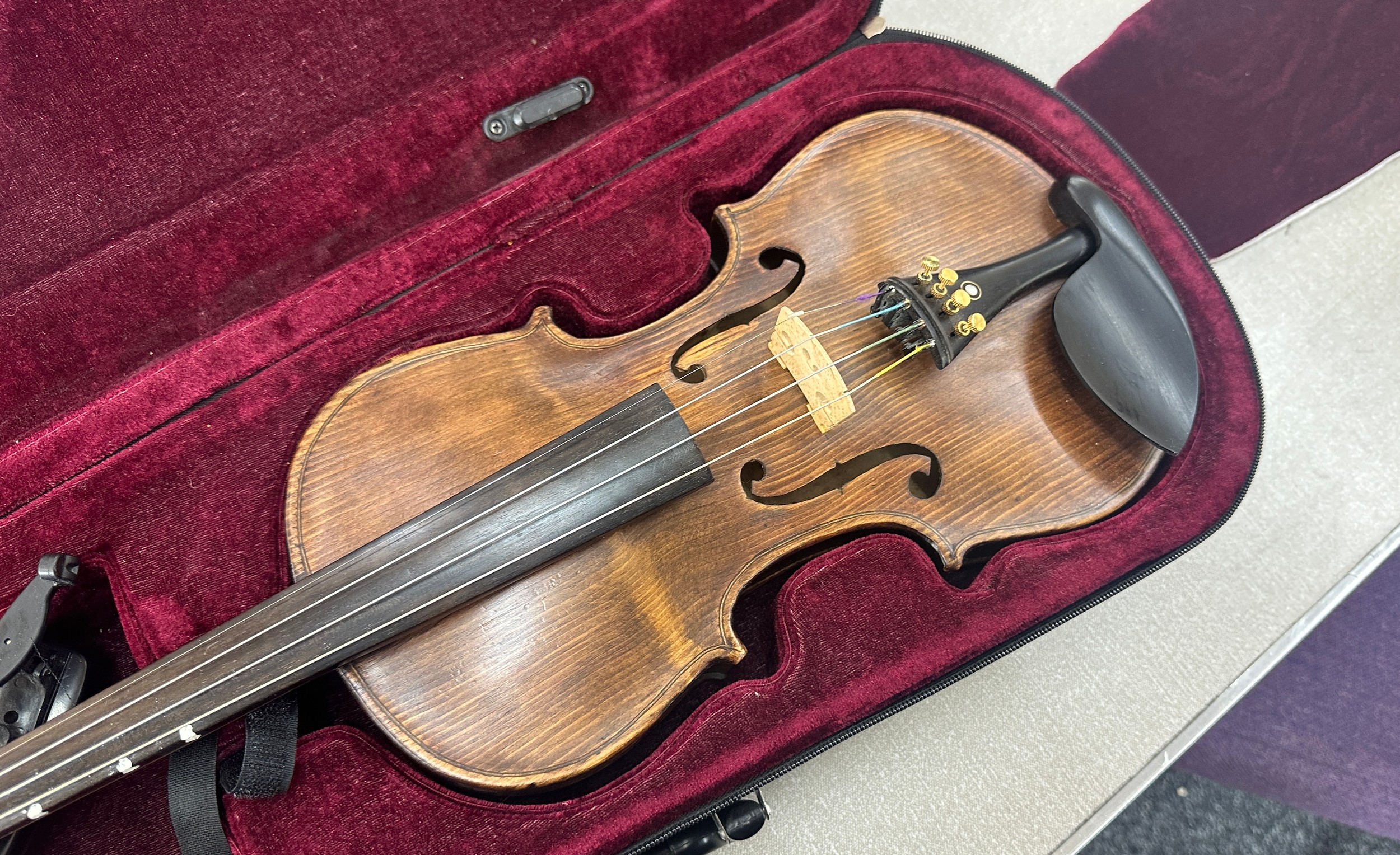 Cased violin - Image 2 of 2