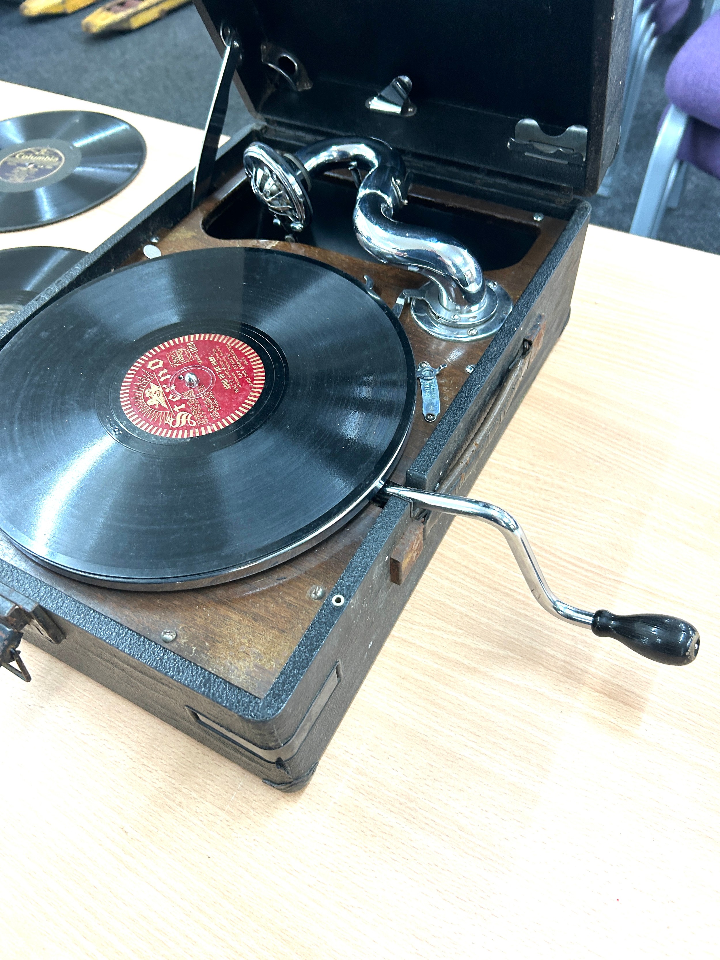 His Master's Voice grammar phone and a selection of shellac records - Image 4 of 5