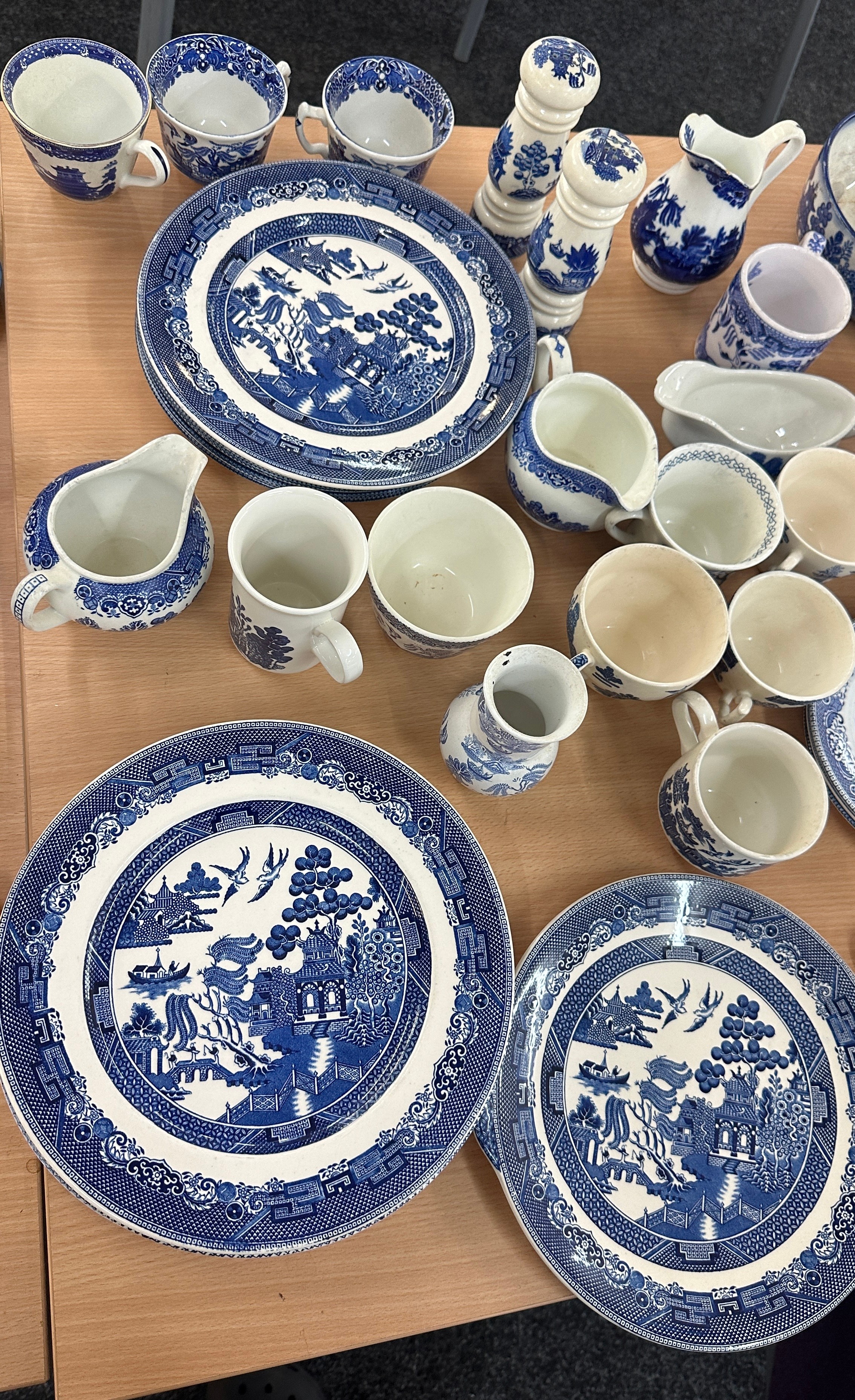 Large selection of blue and white pottery to include plates, vases etc - Image 2 of 5