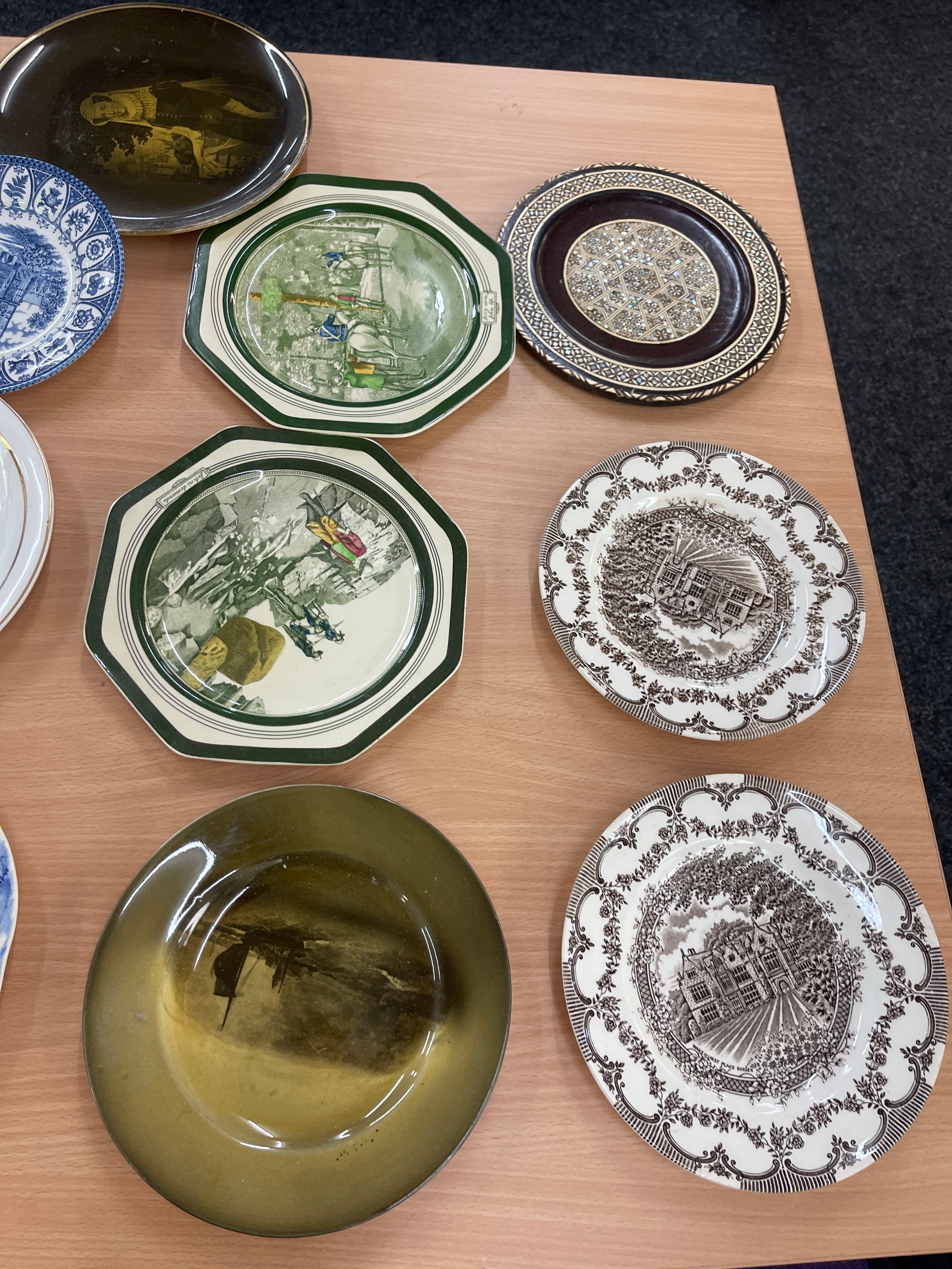 Larges selection of assorted collectors plates - Image 2 of 5
