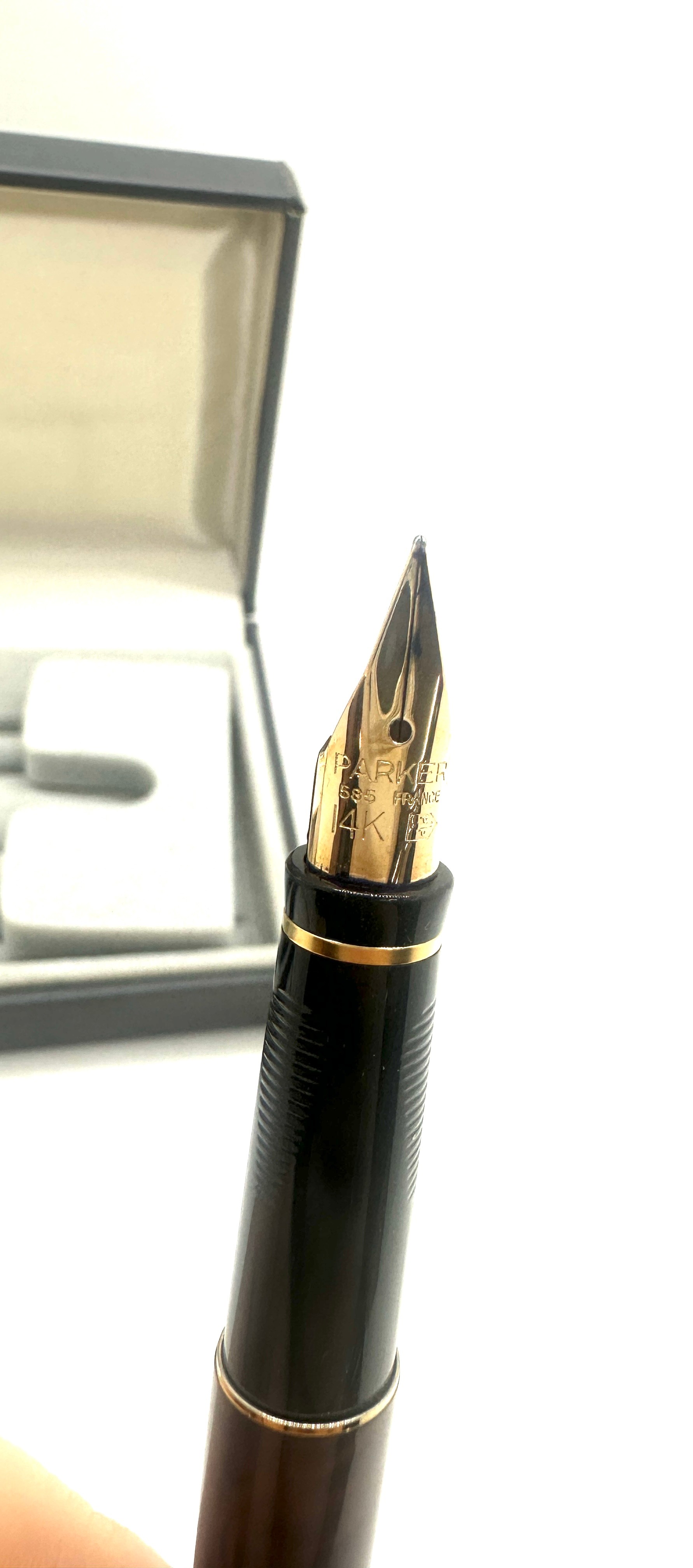 Boxed unused parker thuya 4173 with 14ct gold nib - Image 5 of 8