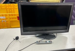 Panasonic 32inch TV with remote tx/l32d25va, untested