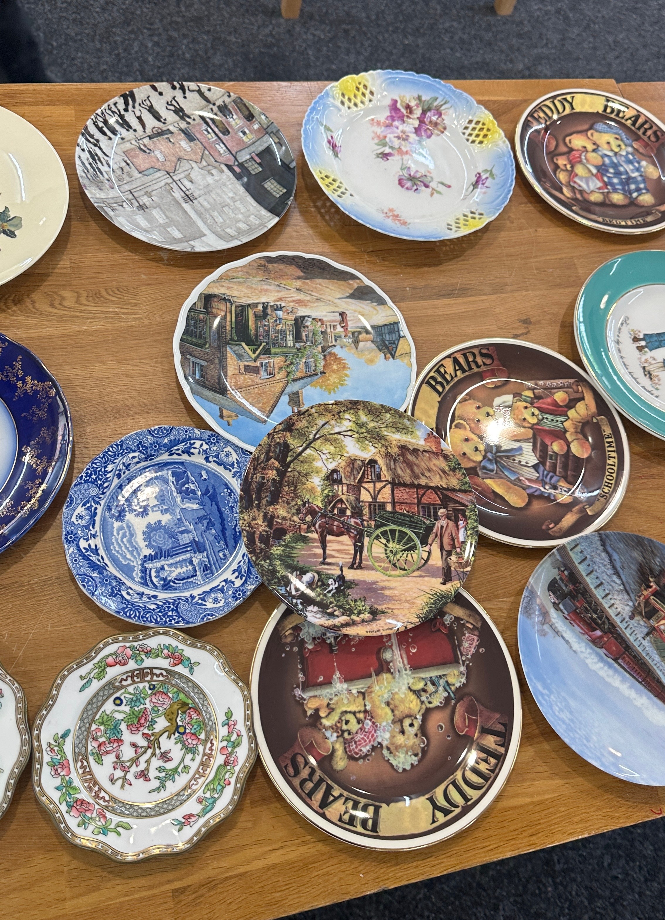 Large selection of assorted wall collectors plates - Image 2 of 4