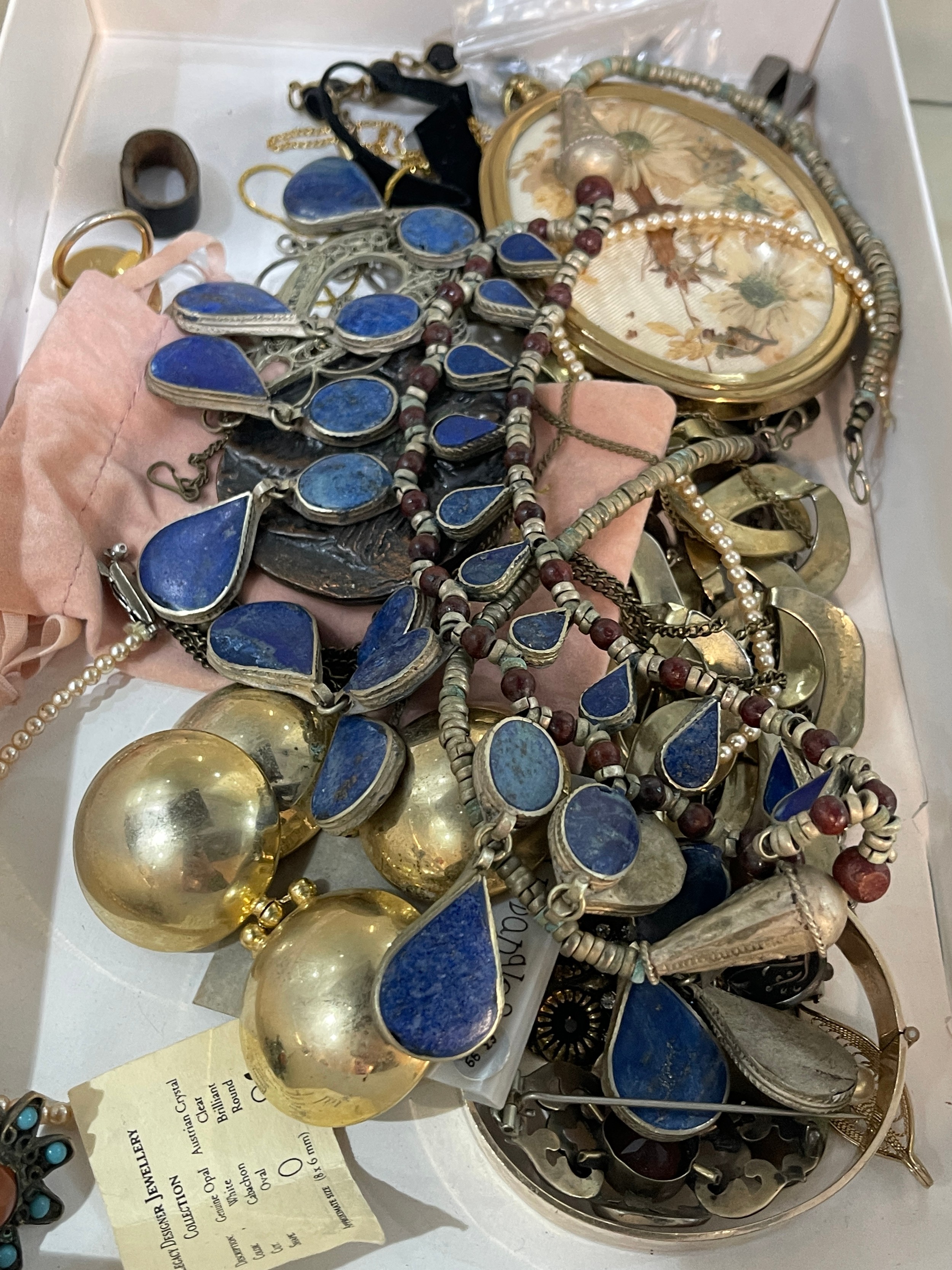 Large selection of vintage and later costume jewellery - Image 2 of 5