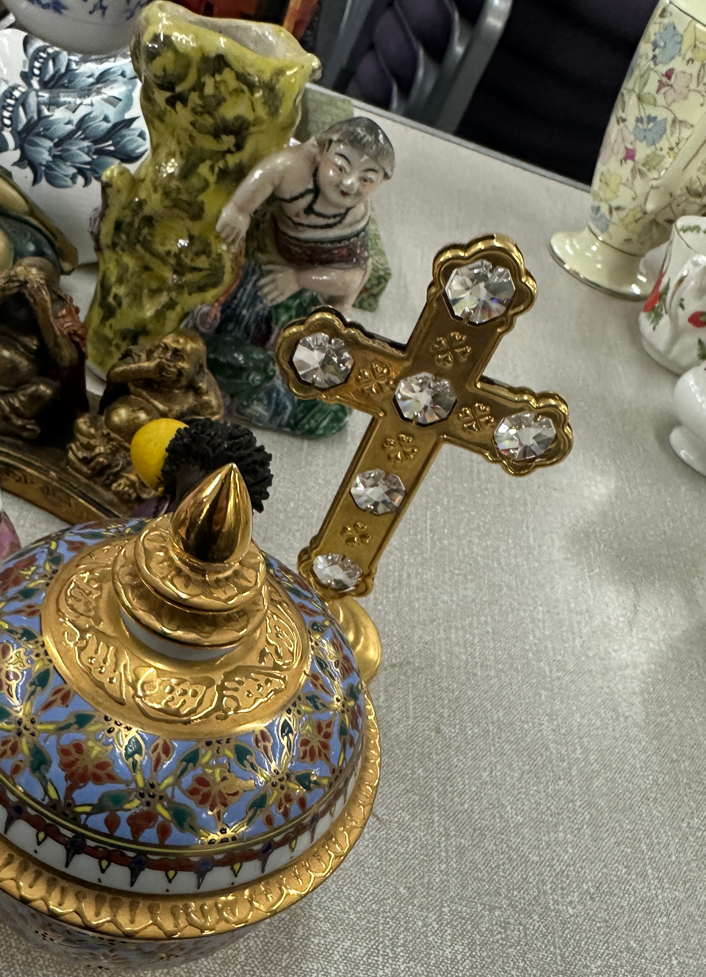 Selection of oriental items includes Buddha figures etc - Image 5 of 5