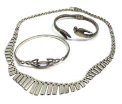 Vintage silver jewellery inc 2 bangles & silver collar necklace weight 50g