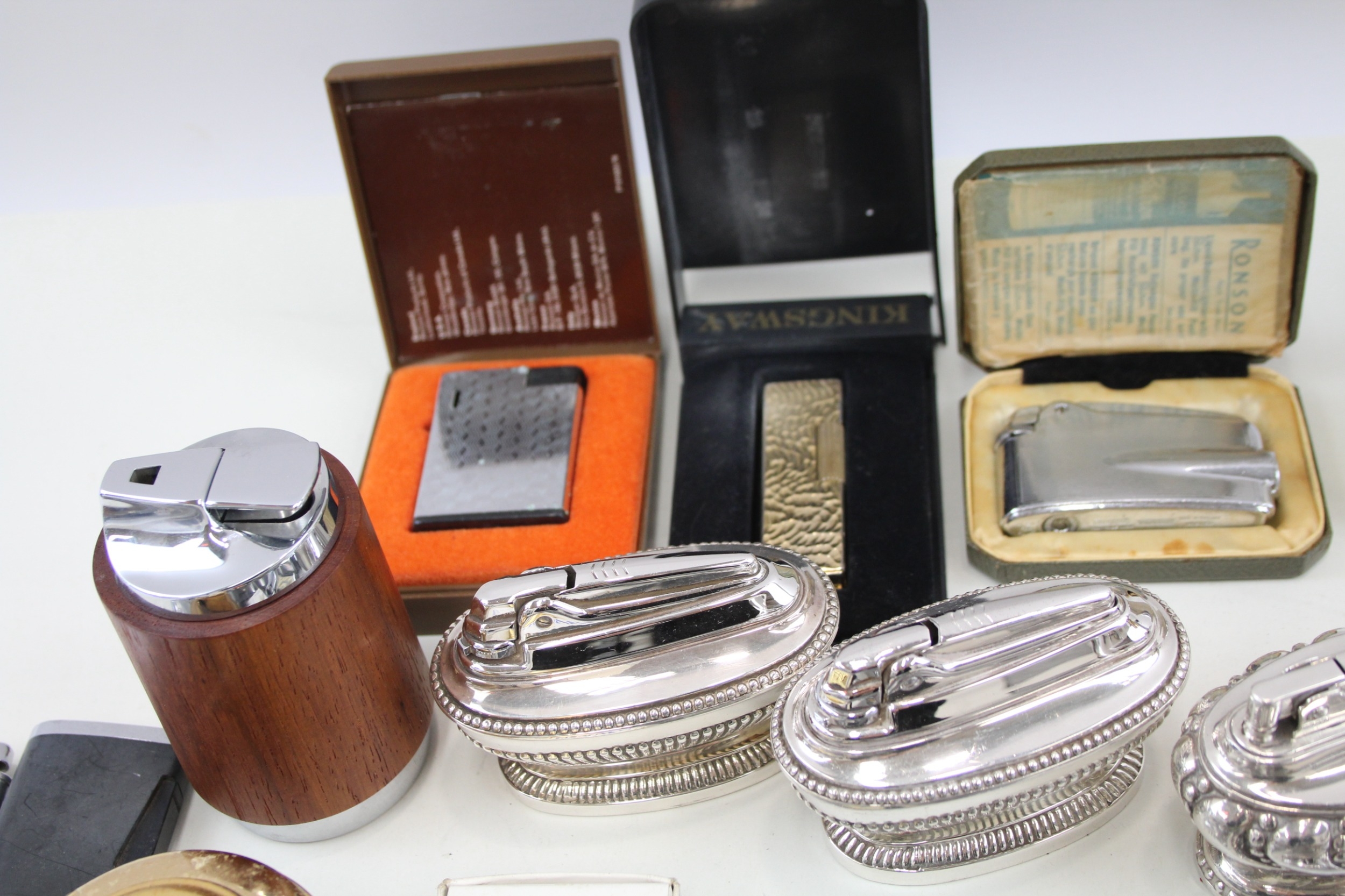 Cigarette Lighter Job Lot Inc. Table / Desk, Ronson, Zippo, Colibri, Combi Etc - Image 2 of 8