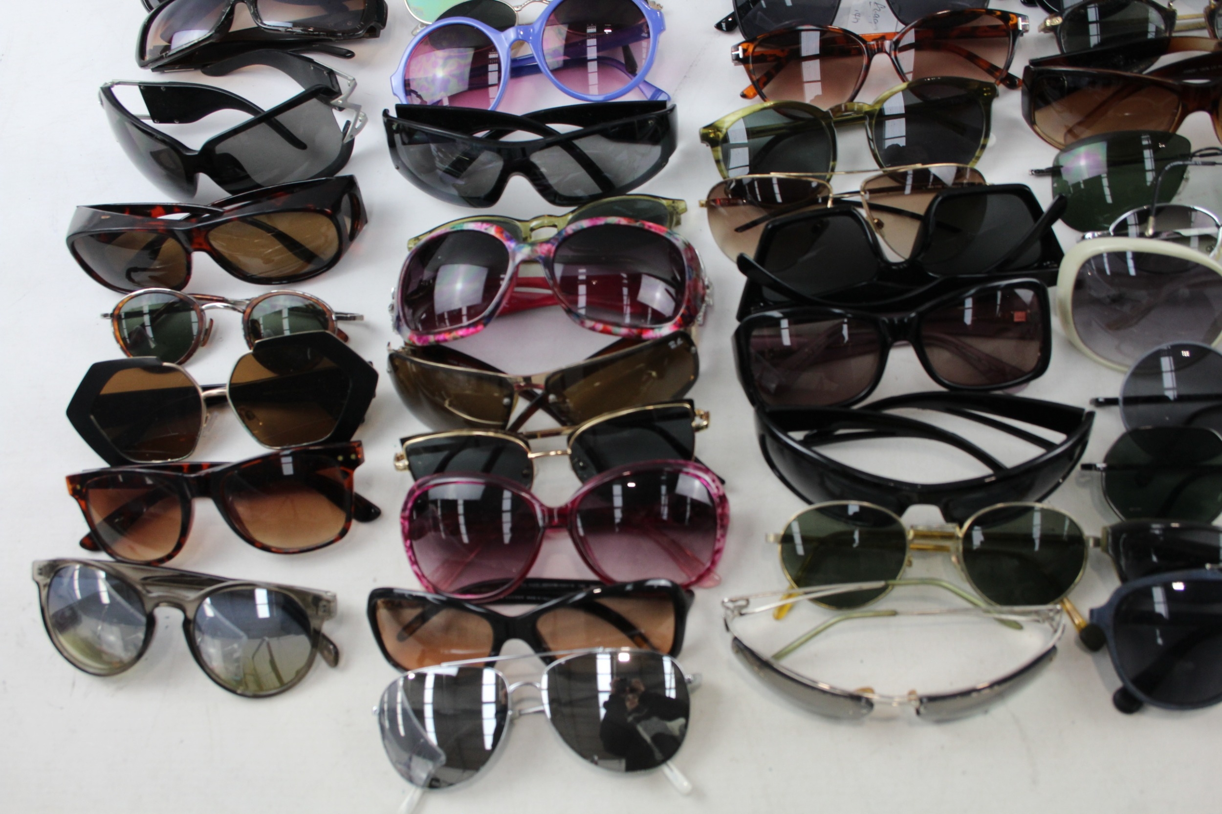 Sunglasses Glasses Vintage Assorted Cases, Shaded, Unisex, Mens, Womens Job Lot - Image 6 of 7