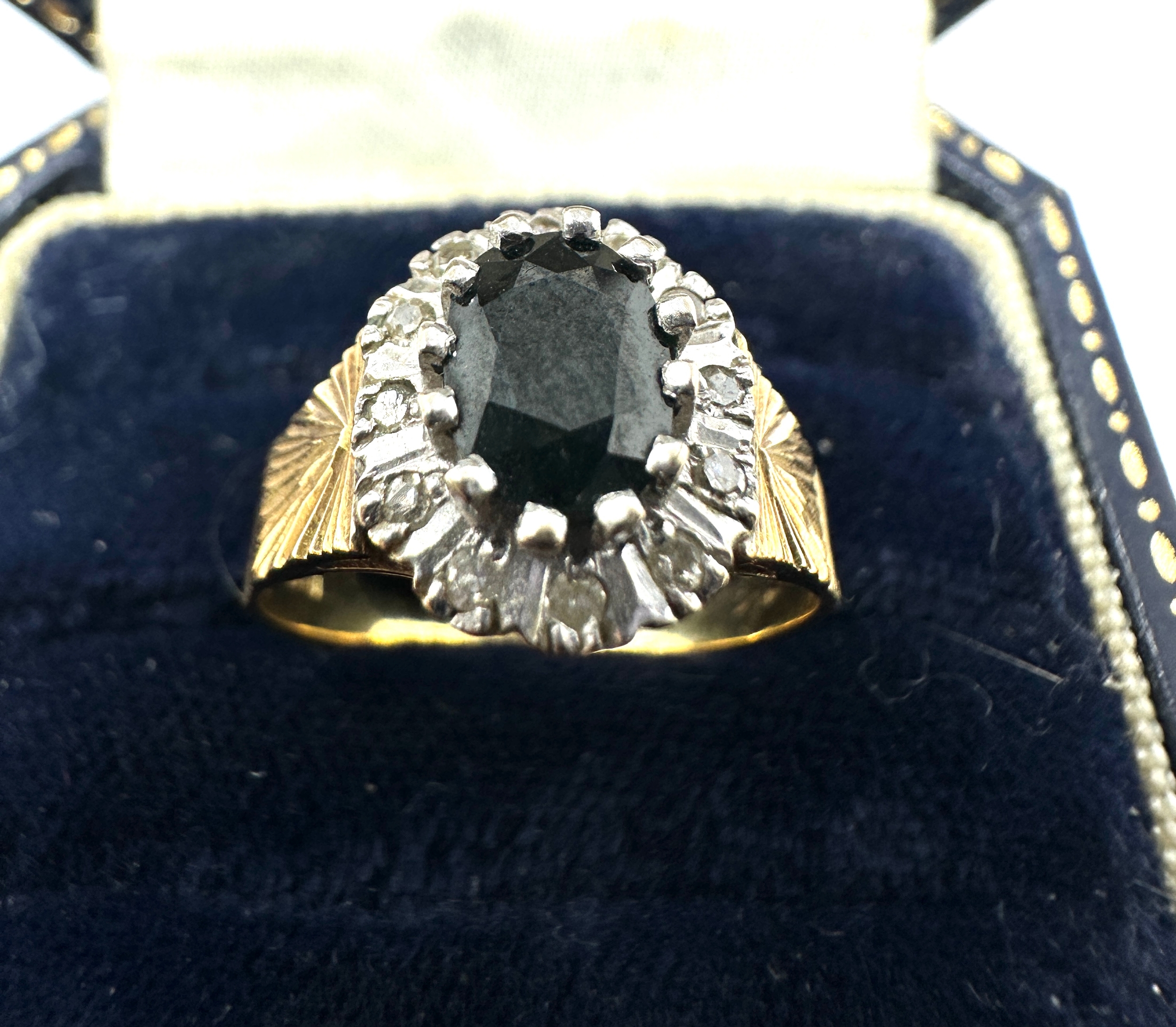 18ct gold sapphire & diamond ring weight 4.3g