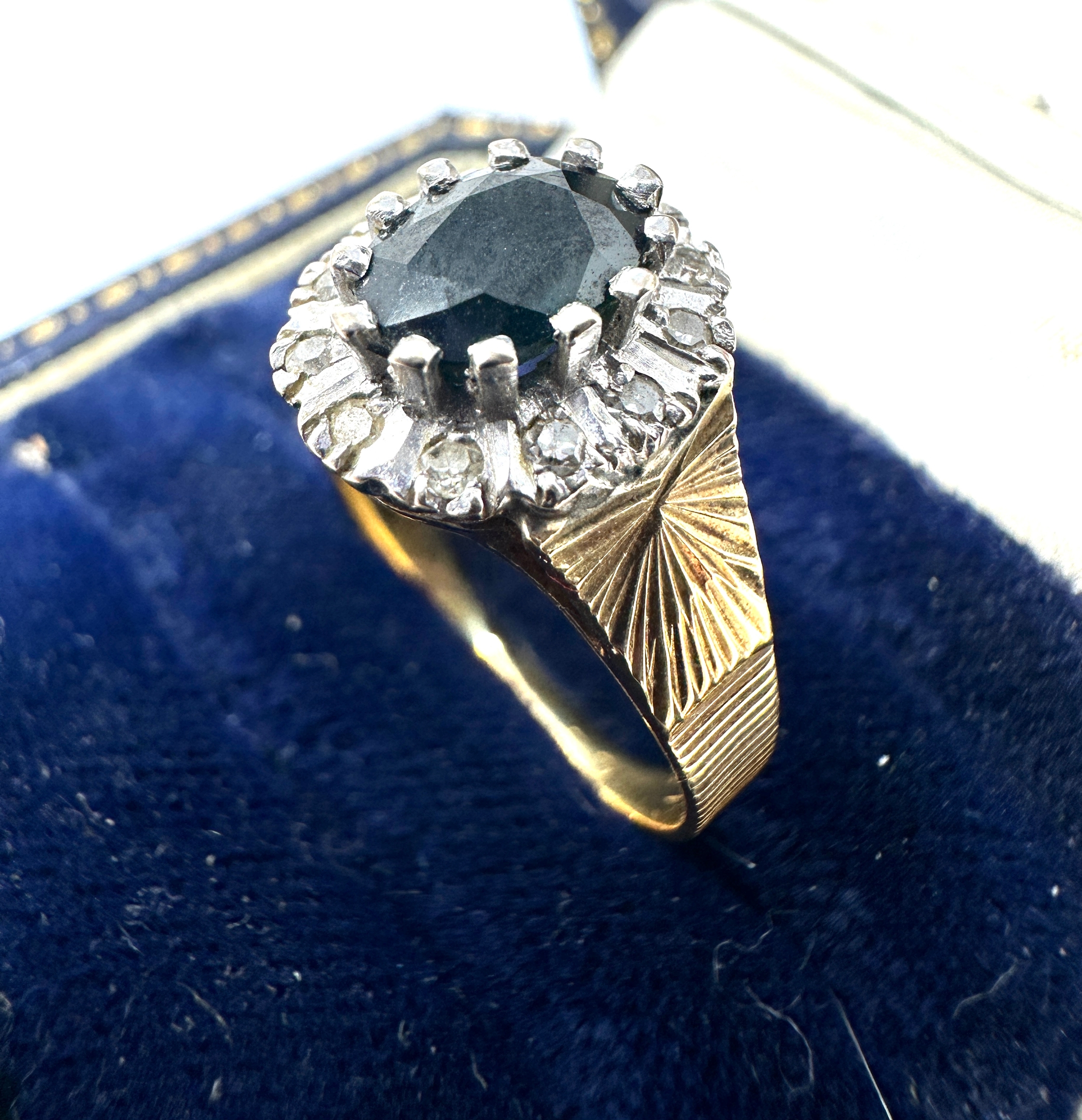 18ct gold sapphire & diamond ring weight 4.3g - Image 3 of 4