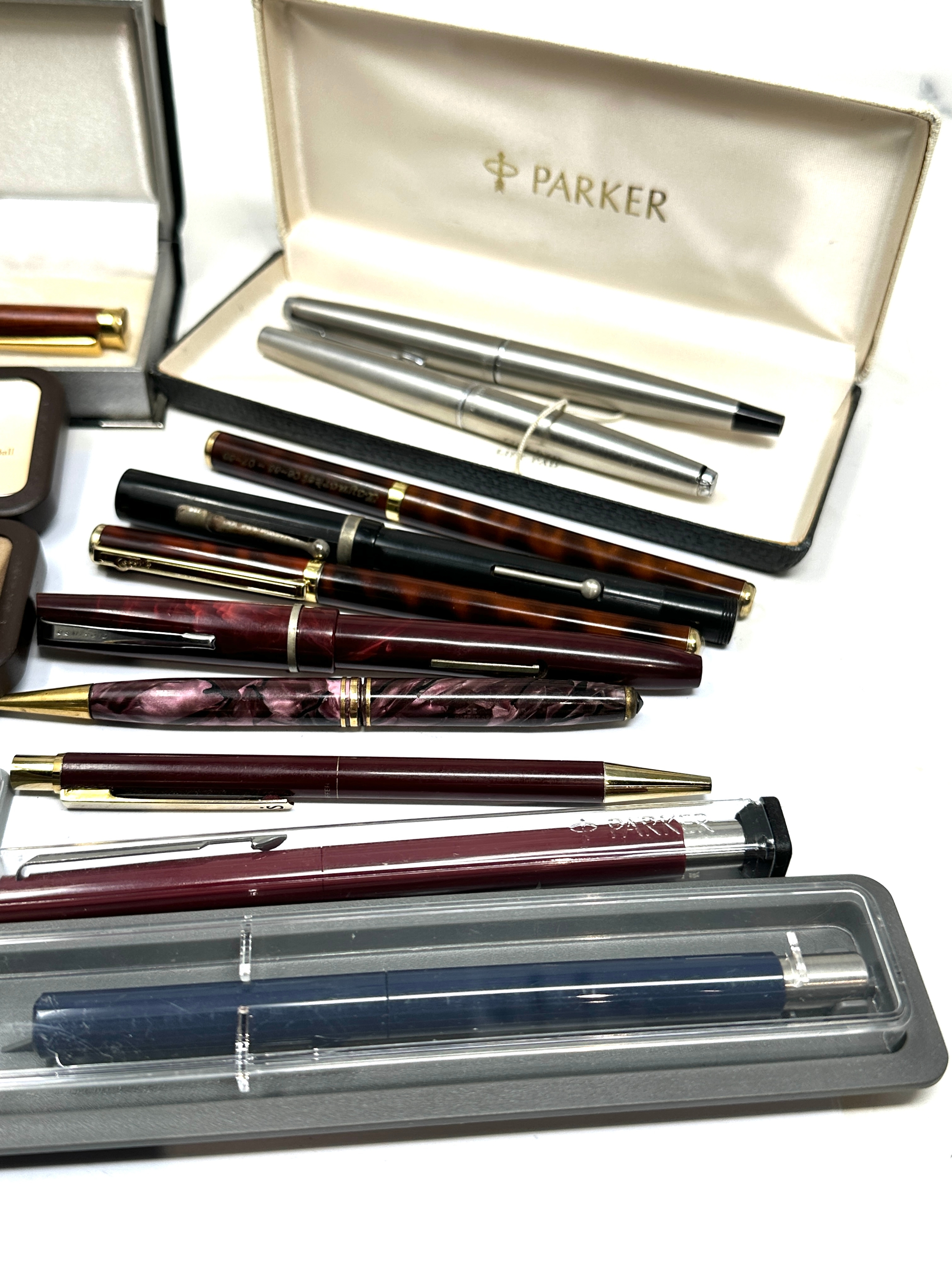 Selection of pens includes parker etc - Image 3 of 4