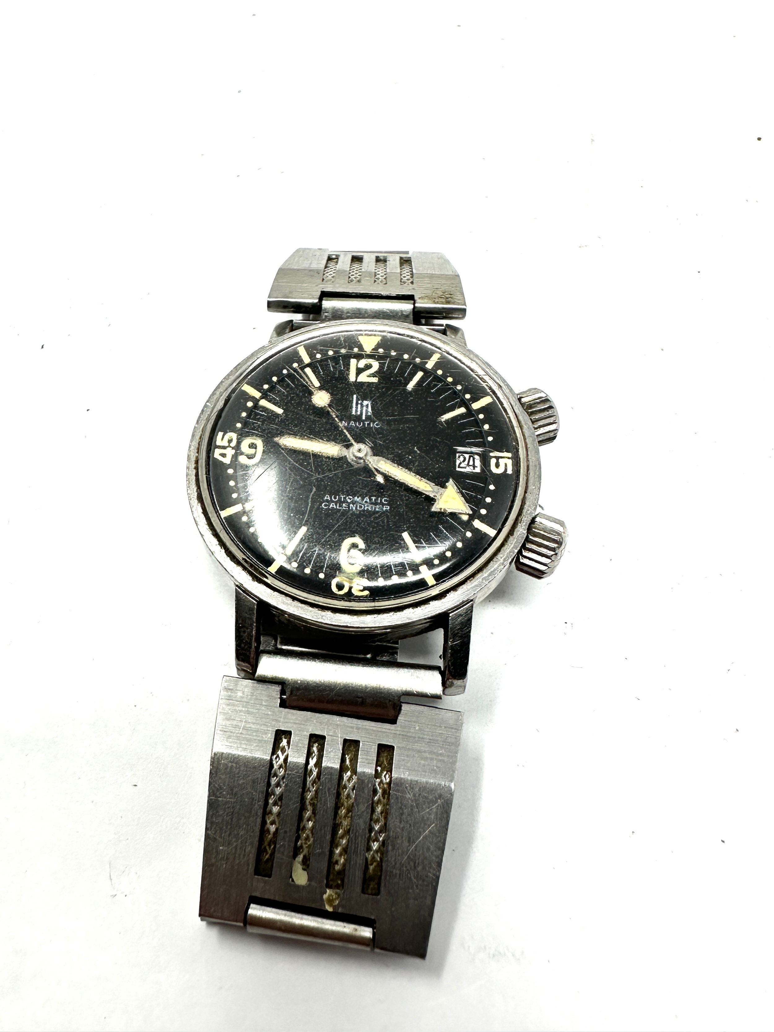 Vintage Lip Nautic from the 1960’s. The watch has a 36 mm stainless steel case with an automatic