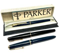 3 vintage parker fountain pens