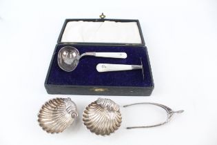 4 x .925 sterling silver tableware inc salt dishes, novelty sugar nips etc