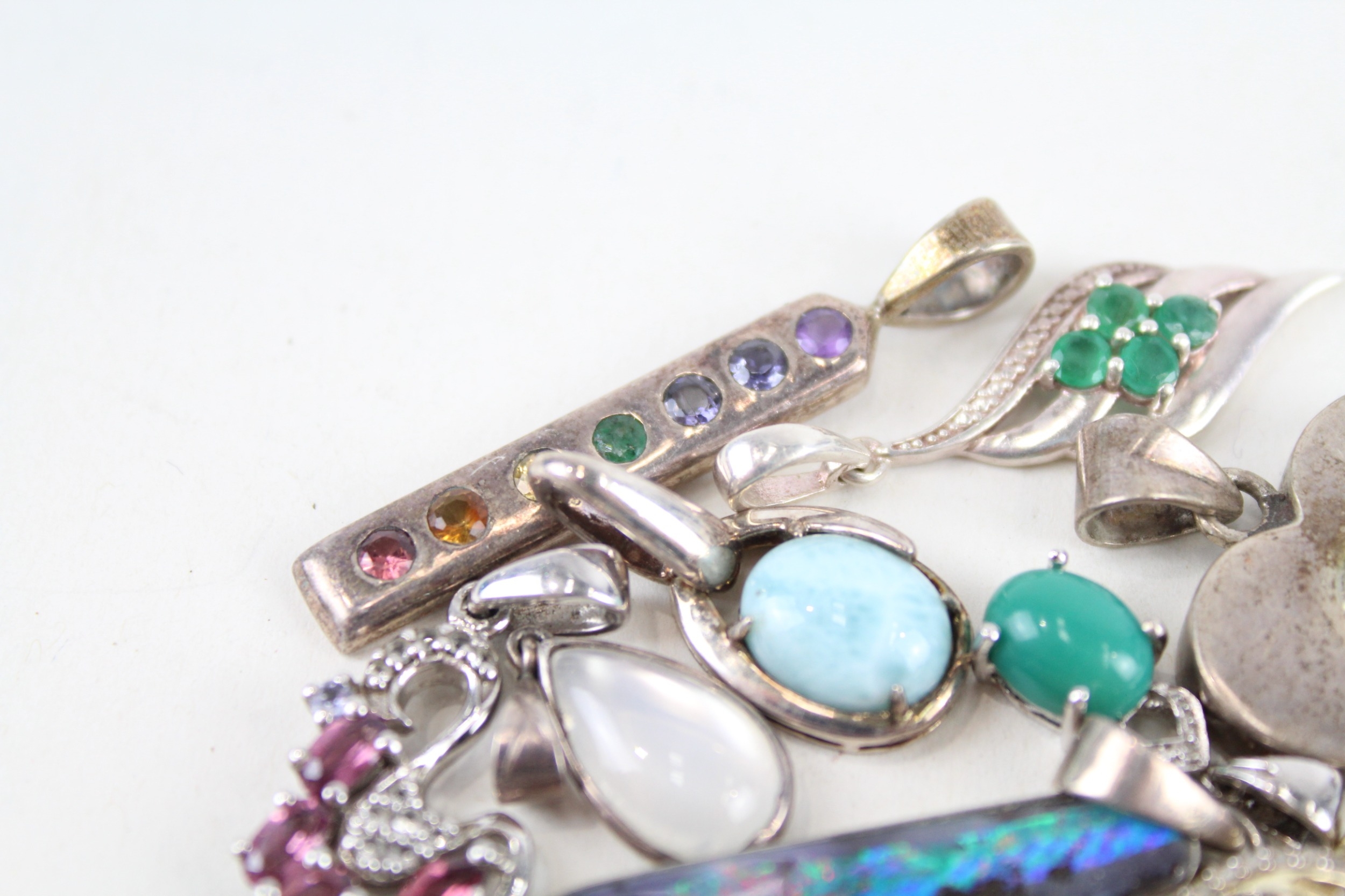 Twelve assorted silver stone set pendants including moonstone and opal (40g) - Image 3 of 6