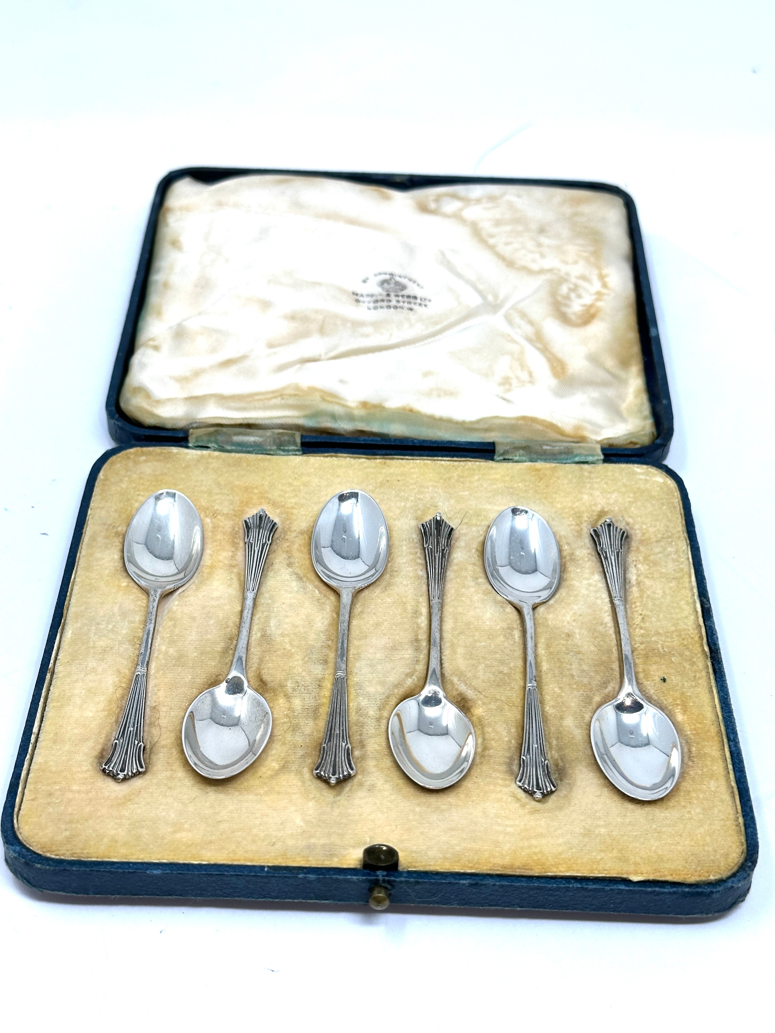Boxed set of 6 silver tea spoons