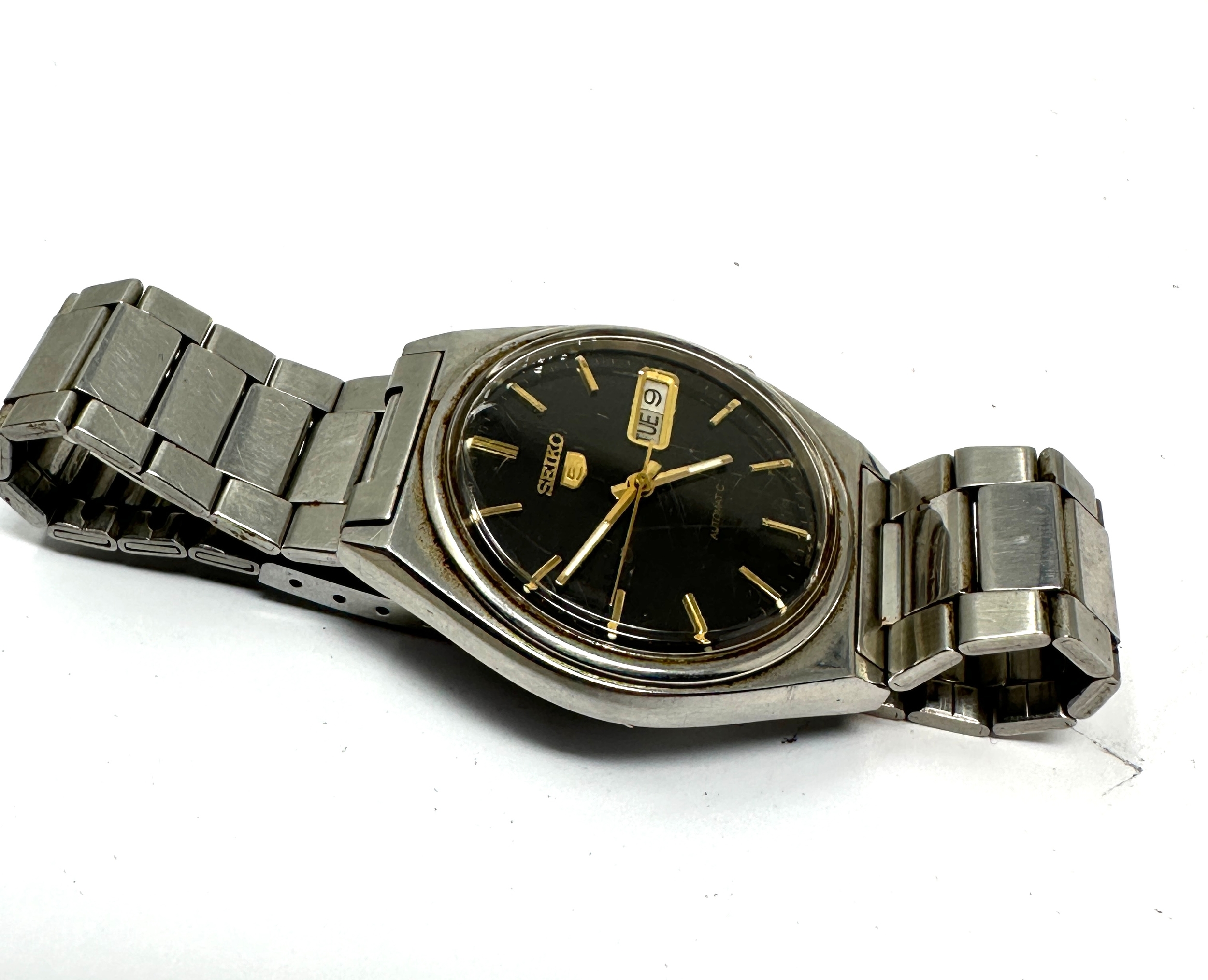 Vintage Seiko 5 Automatic Day & Date 7009 -3140 the watch is ticking black dial - Image 3 of 5