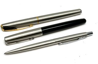 3 parker pens 2 fountain pens & ballpoint