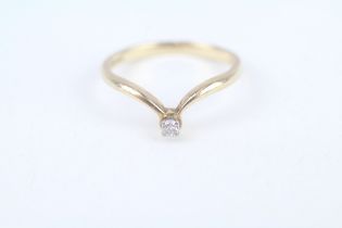 9ct gold diamond single stone chevron ring
